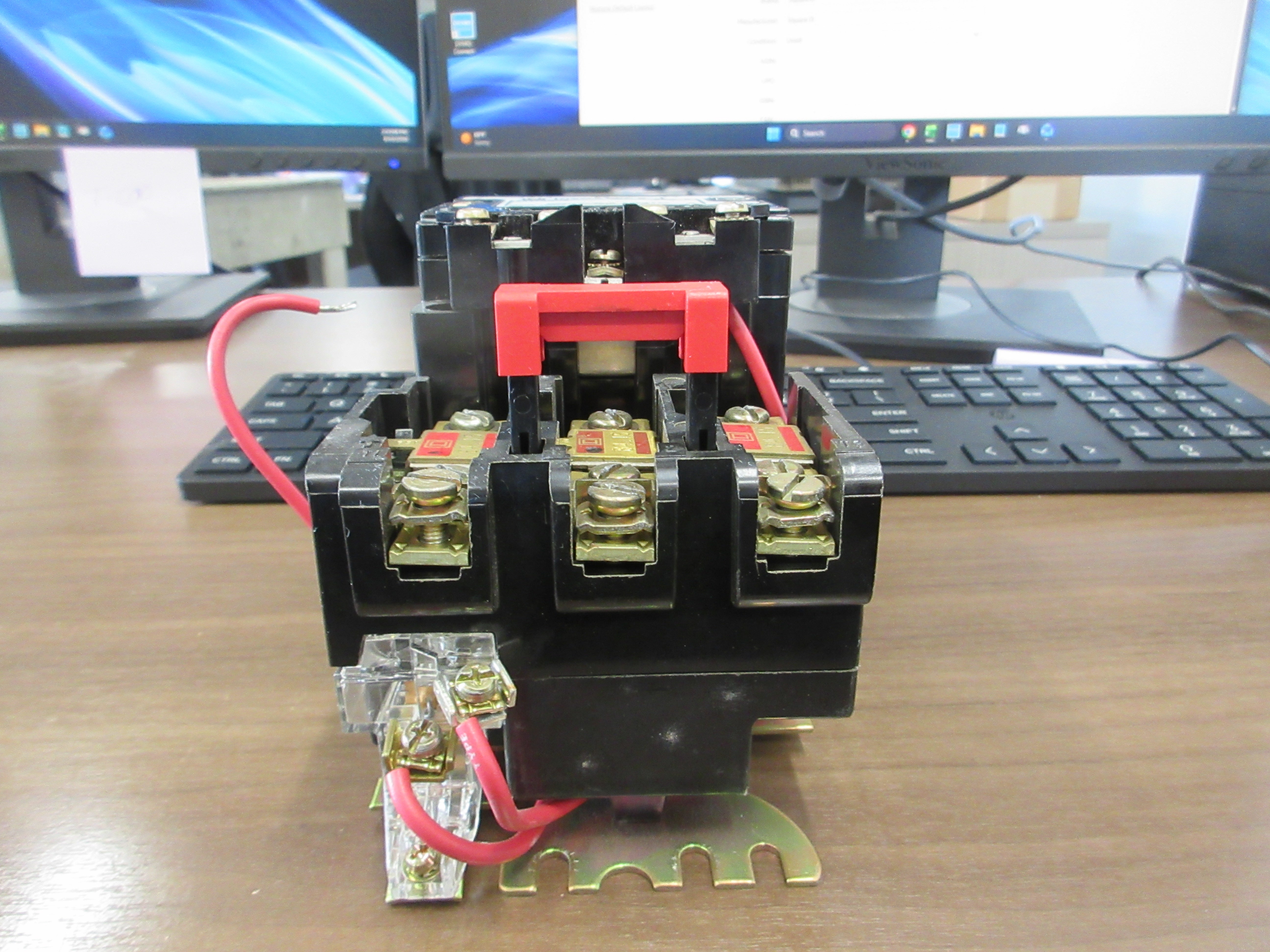 Square D Size 0 Starter 8536SB02 Ser. A 480V Coil 600V Used