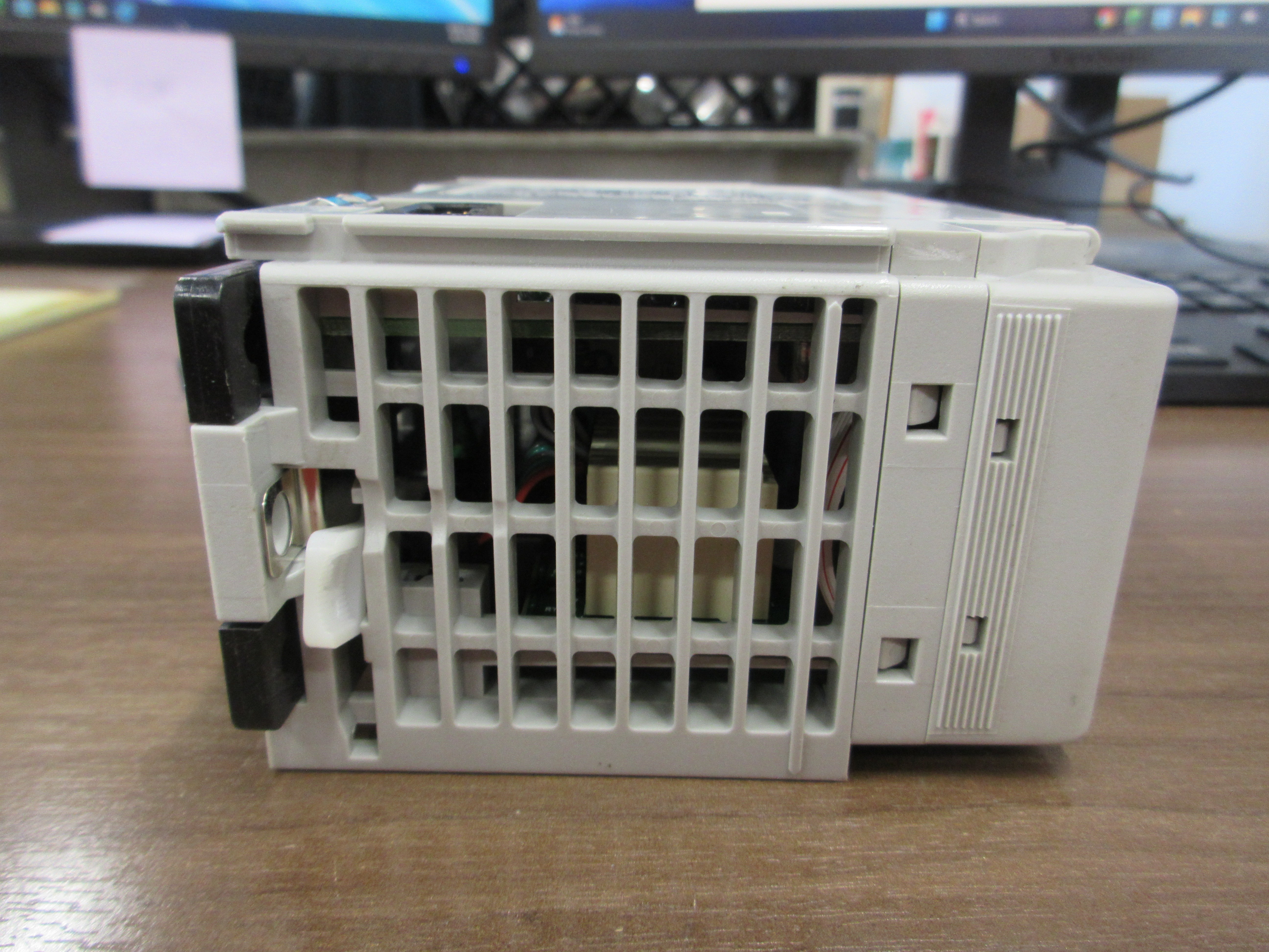 Allen- Bradley Compart I/O Relay Output Module 1769-OW16 Ser. A Rev.2 Used