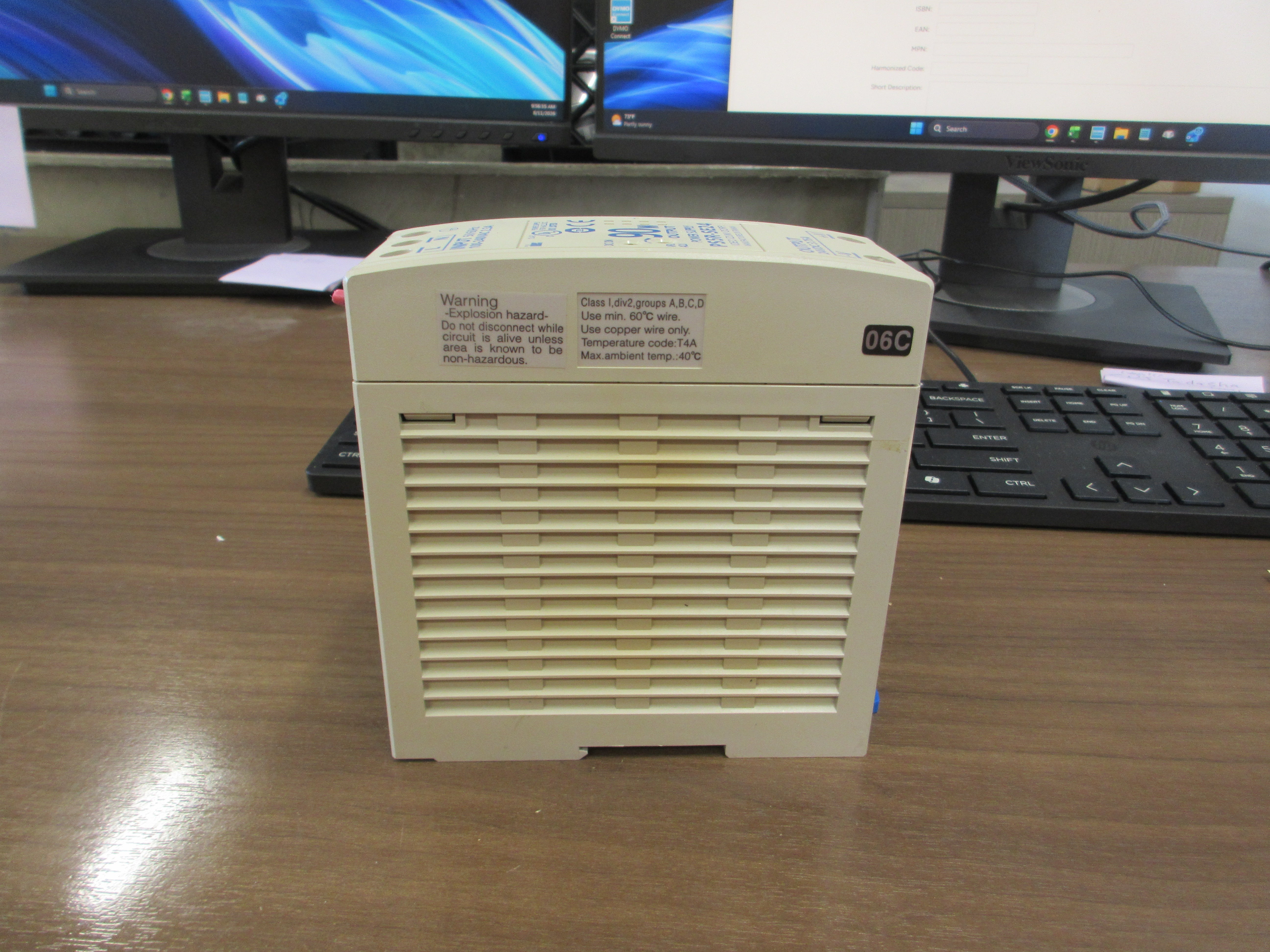 Idec Power Supply PS5R-SE24 90W Input: Output: Used