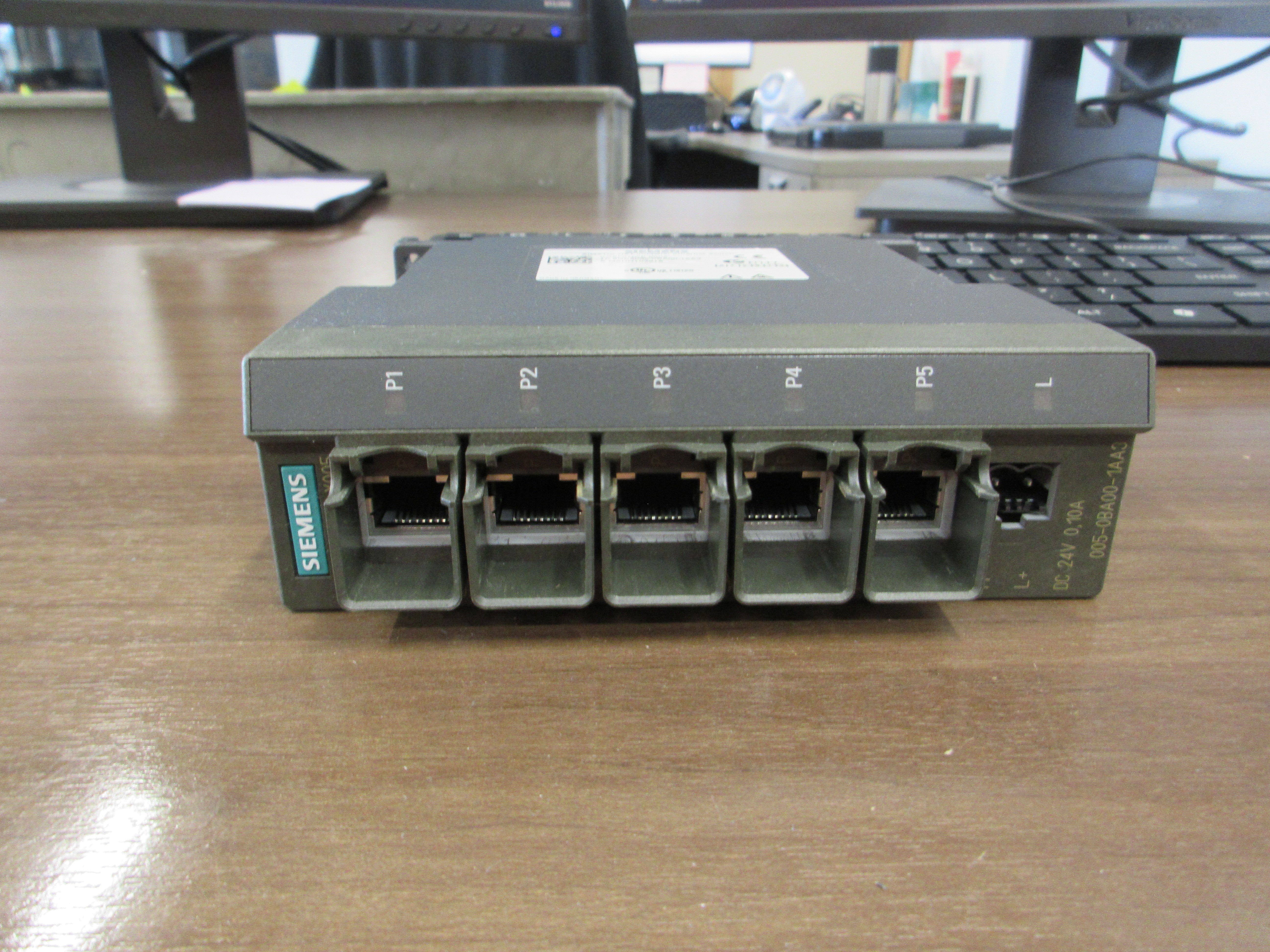 Siemens Simatic Net Industrial Ethernet Switch 6GK5005-EBA00-1AA3  5-Pot Used