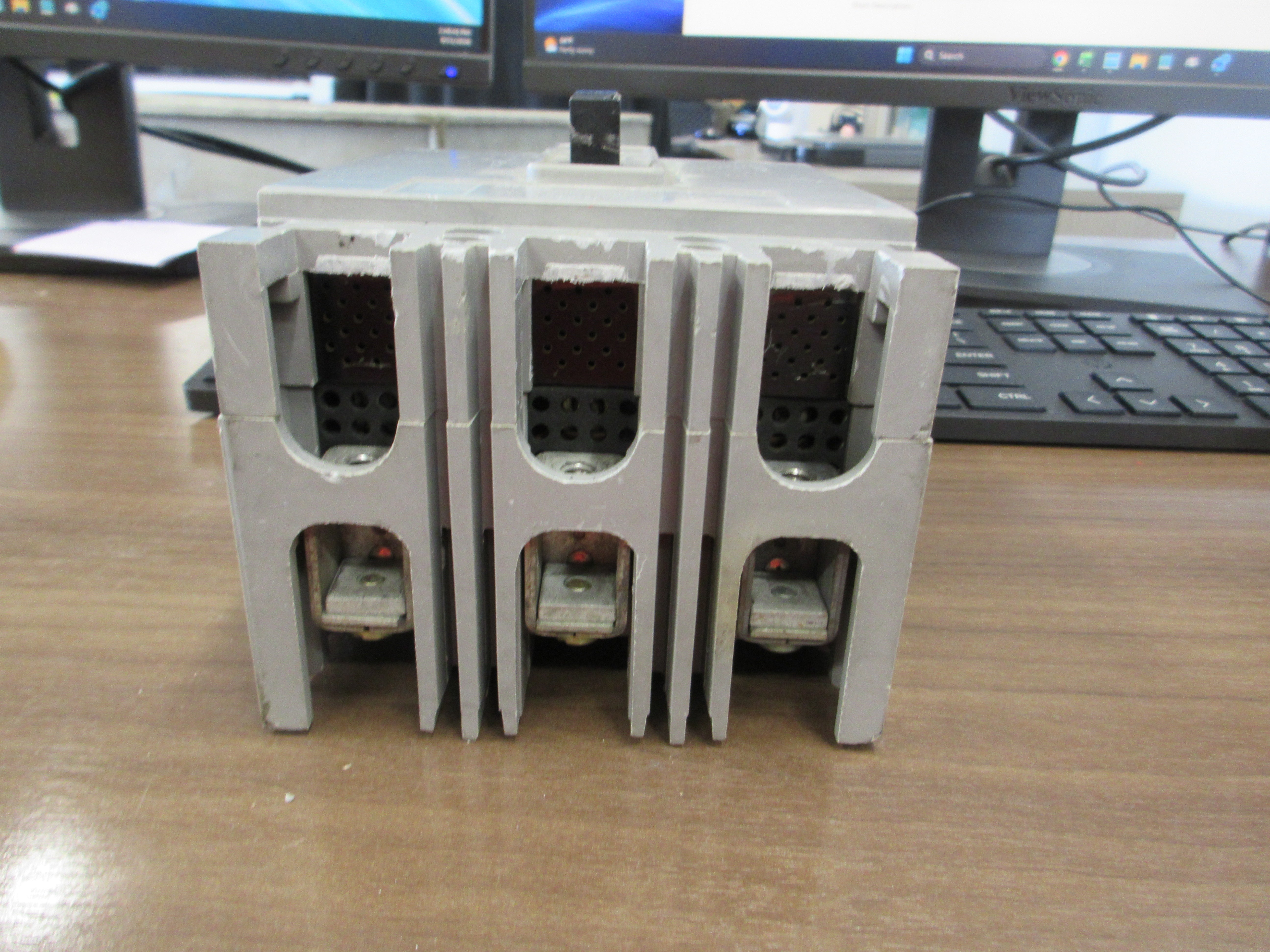 Westinghouse Circuit Breaker HFB 3070 70A 600V 3P Used
