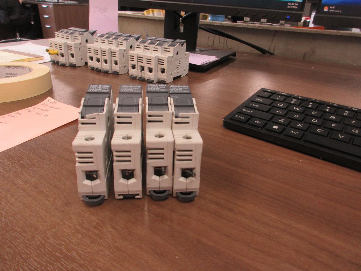 Allen-Bradley Fuse Holder 1492- FB1C30 30A 600V 1P *LOT OF 4* Used