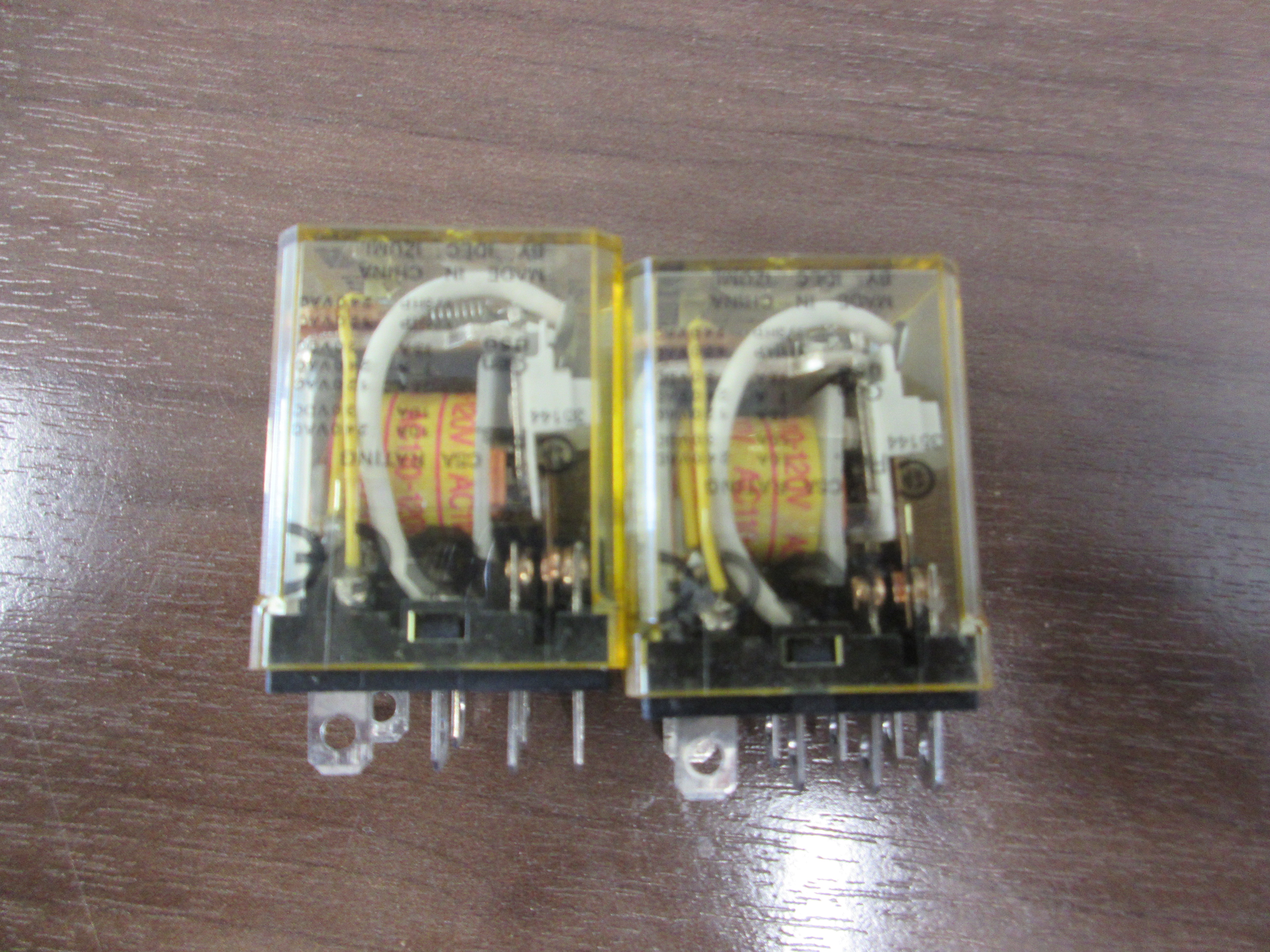 Idec Relay RH2B-UL 110-120V Coil * Lot of 2 * Used