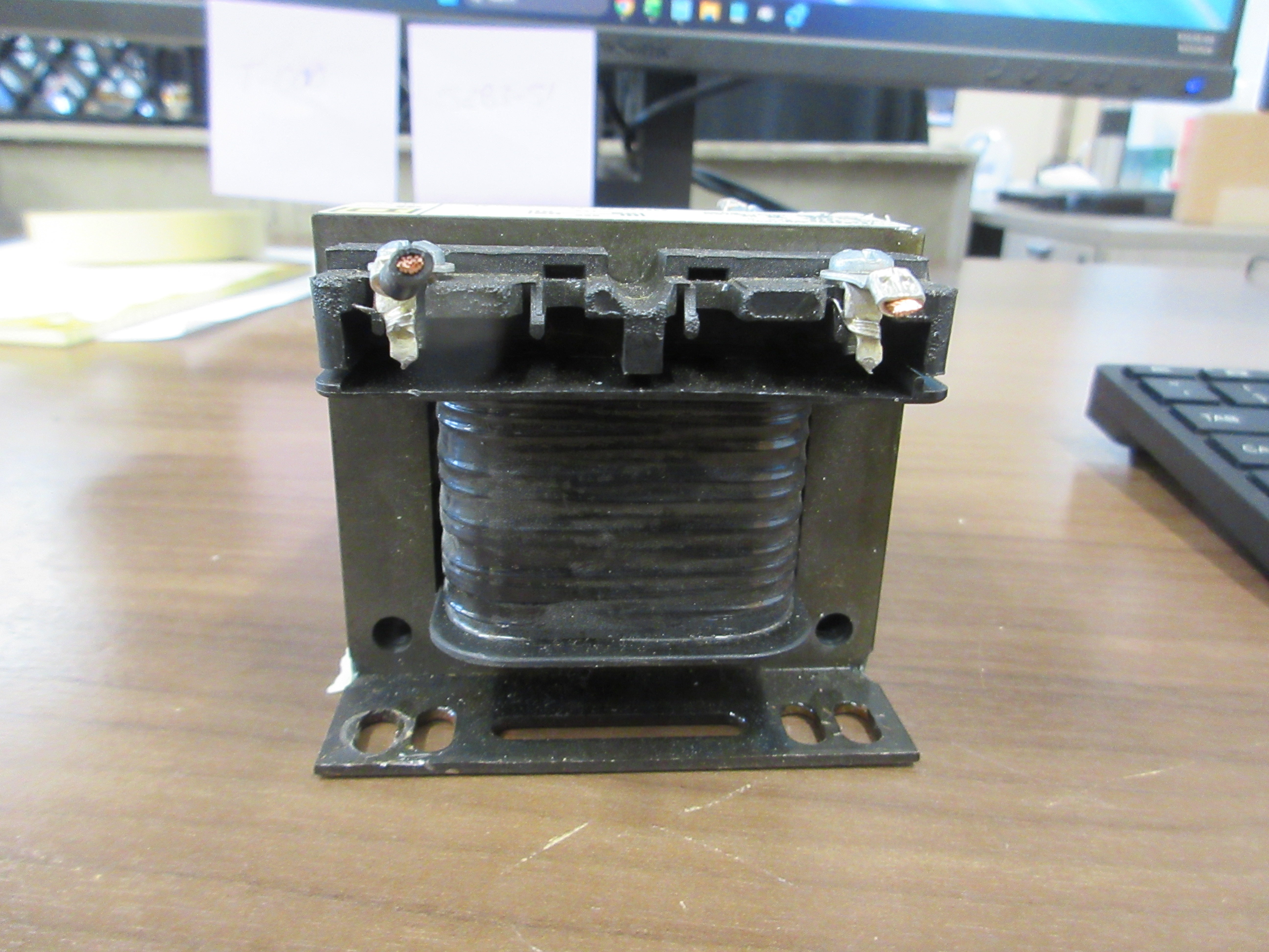 Square D Control Transformer 9070 K50D3 Ser. A 0.050 KVA Pri: 208V Used