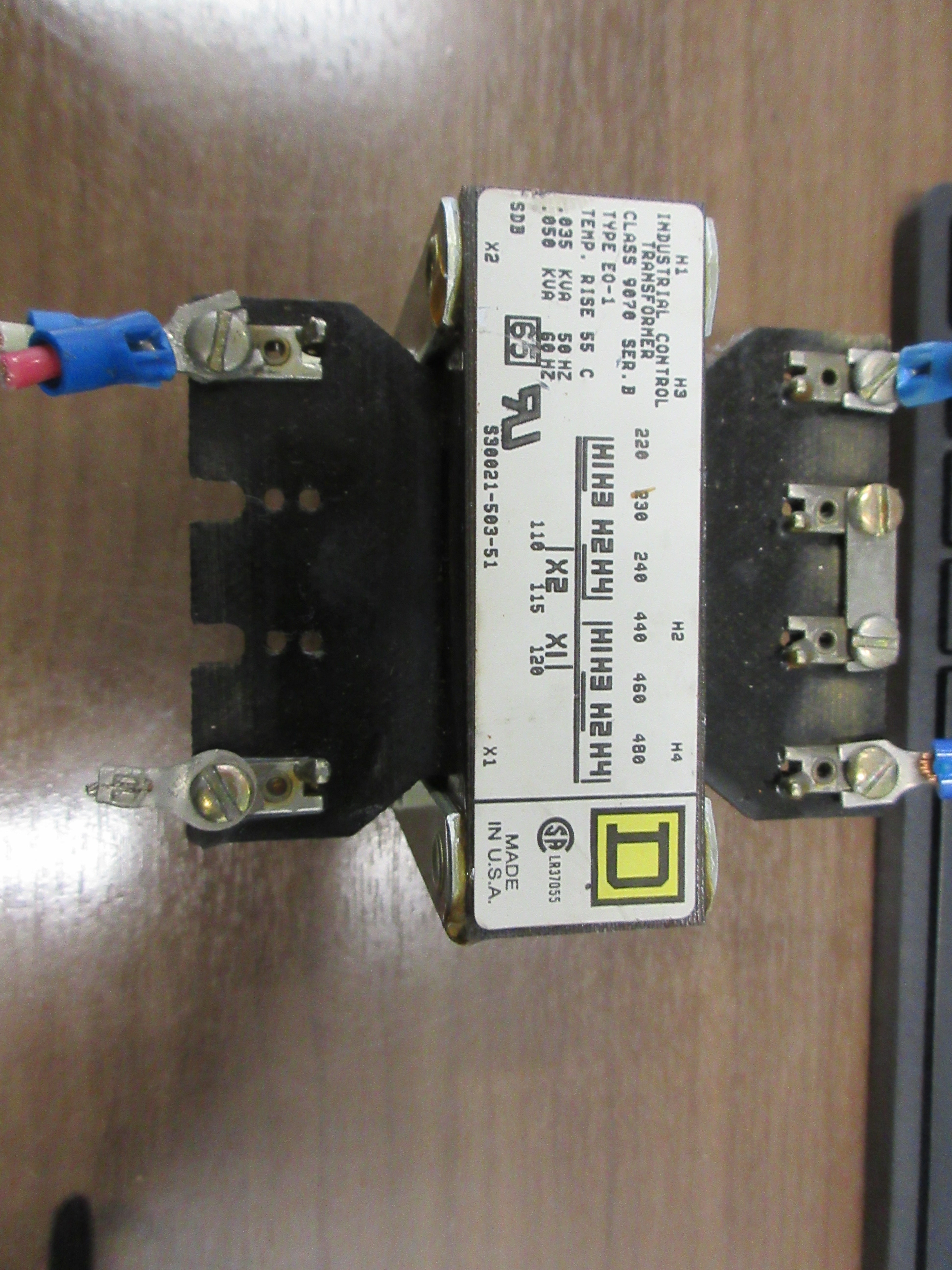 Square D Control Transformer 9070 E0-1 Ser. b 0.050 KVA Pri: 240/480V Used