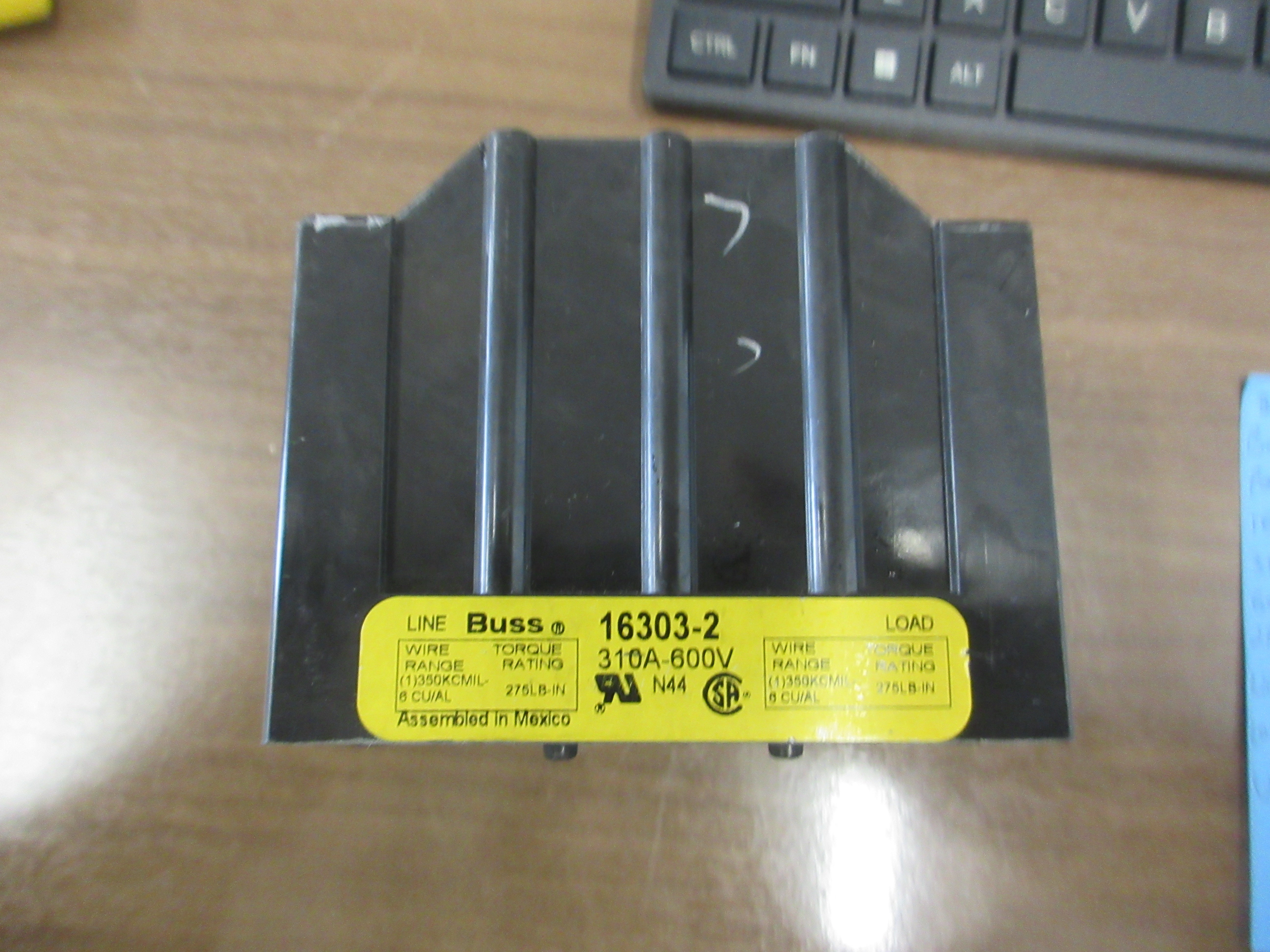 Buss Power Distribution Block 16303-2 310A 600V 2P Line (1) : 350 KMIL -6  Used