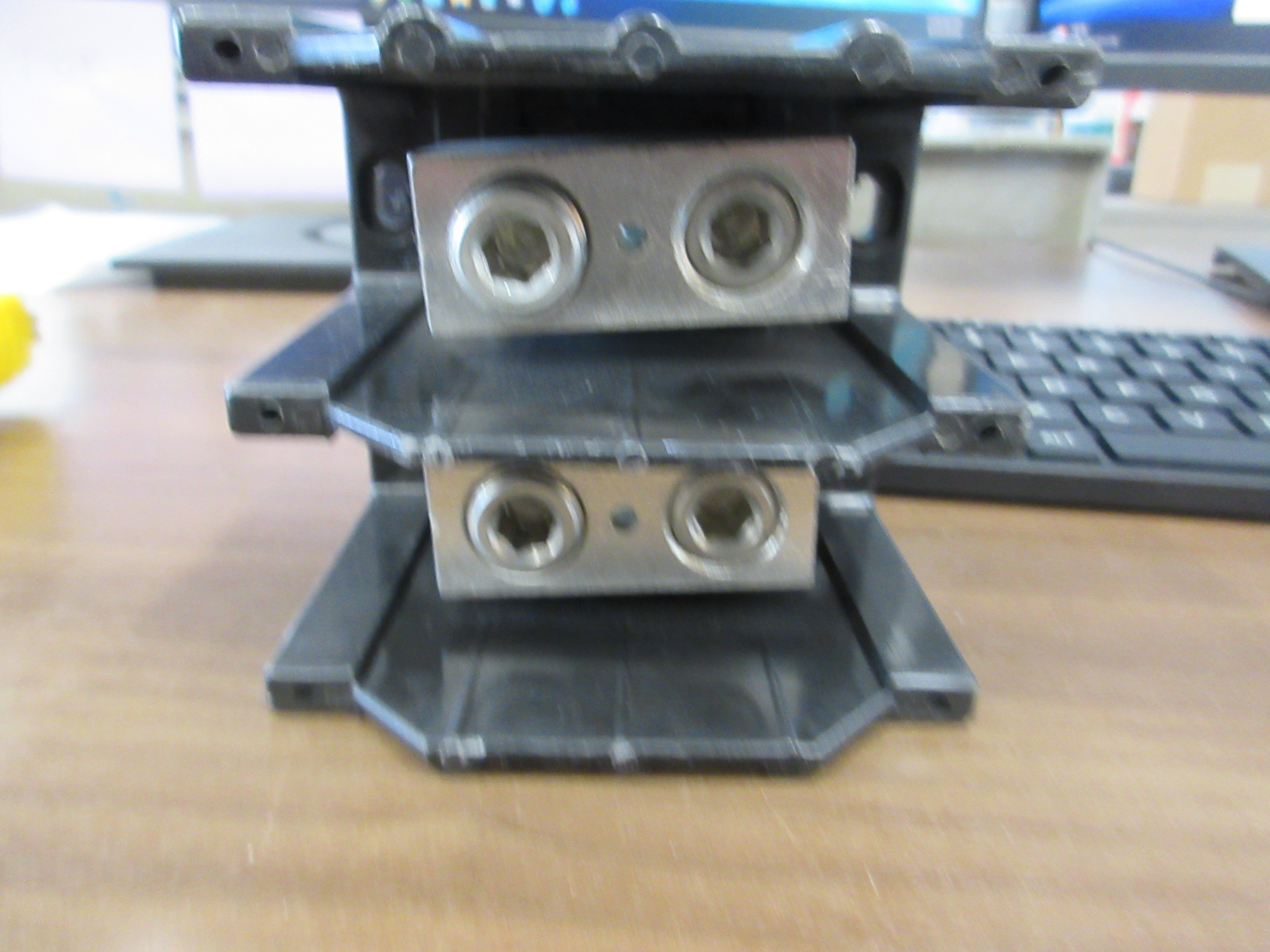 Buss Power Distribution Block 16303-2 310A 600V 2P Line (1) : 350 KMIL -6  Used