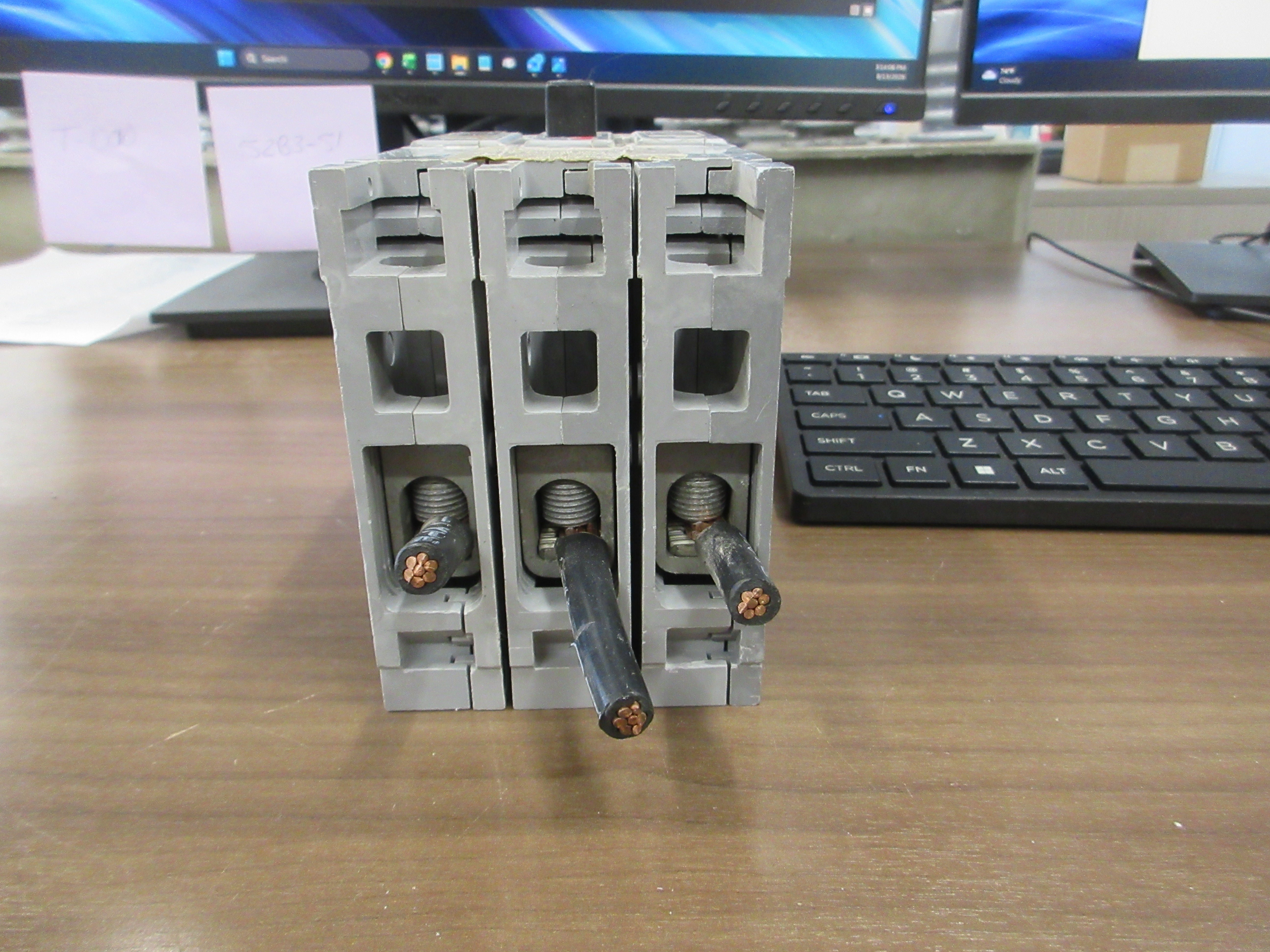 Gould ITE Circuit Breaker E43B060 60A 480V 3 P (3) Lugs Used