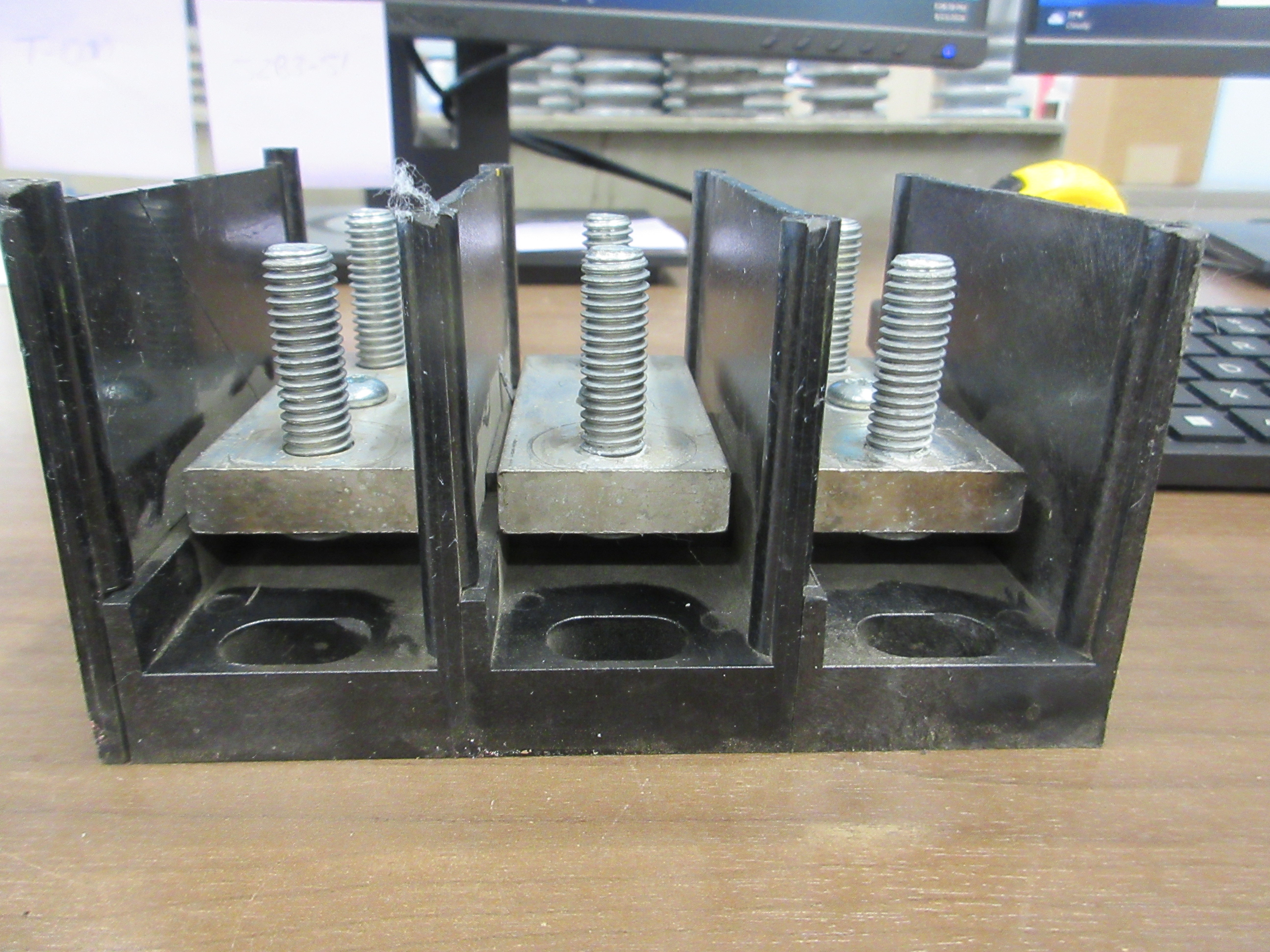 Ferraz Shawmut Power Distirbution Block 66263 600V 3P Used