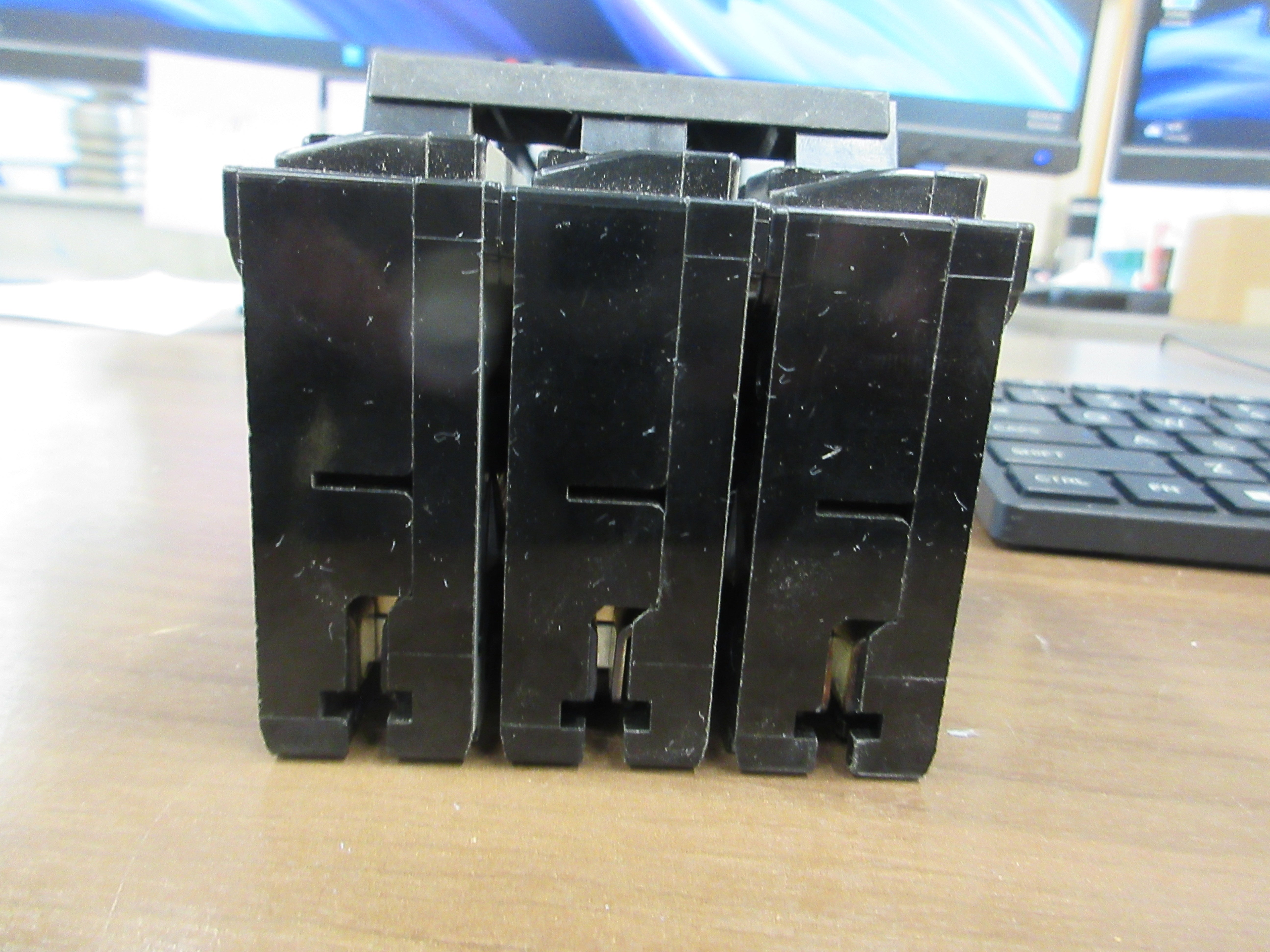 Gould ITE Type QP Clip -On Circuit Breaker Q350 50 A 240 V 3P Used