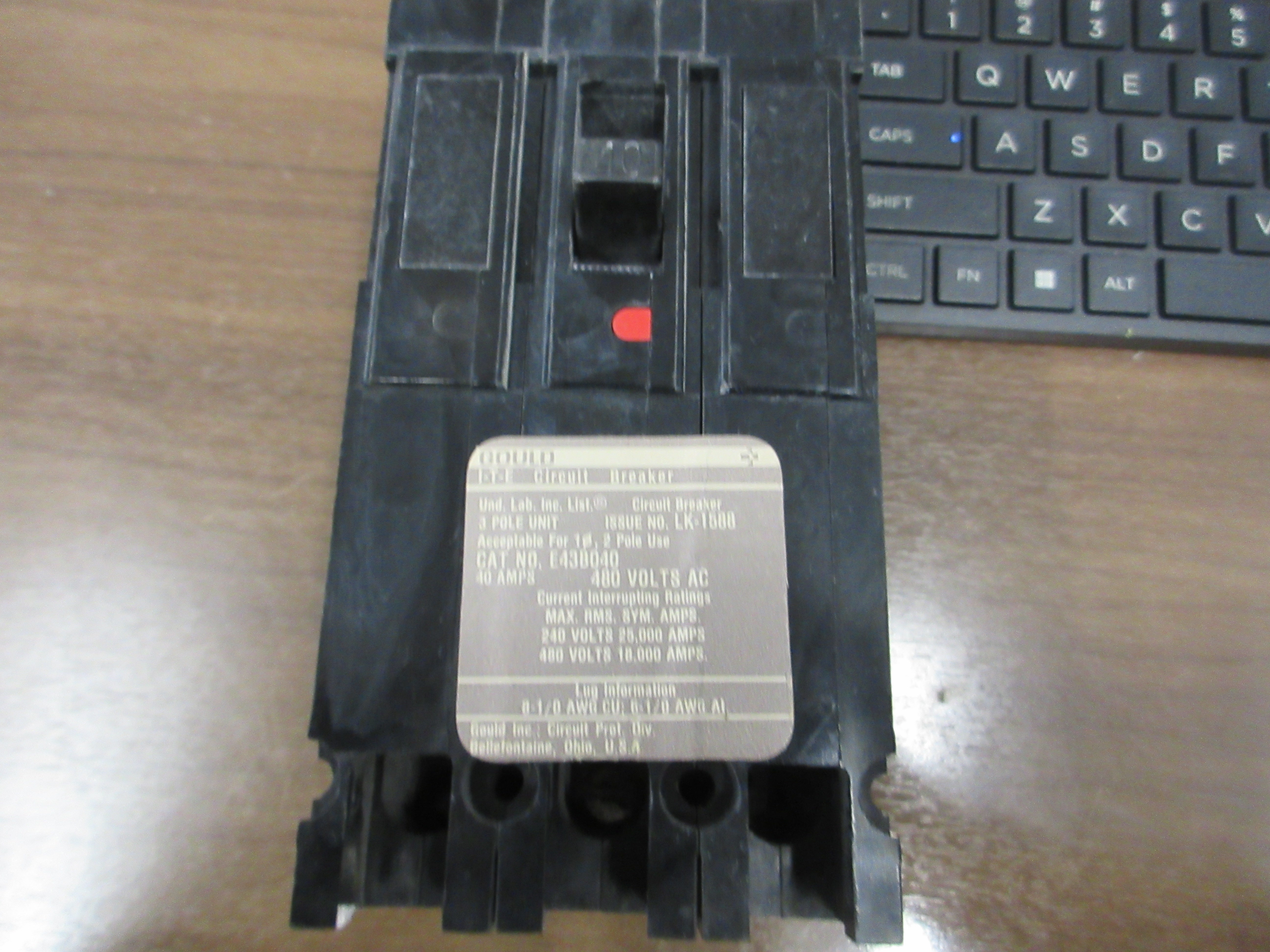 Gould ITE Circuit Breaker E43B040 40A 480V 3 P (1) Lug Used
