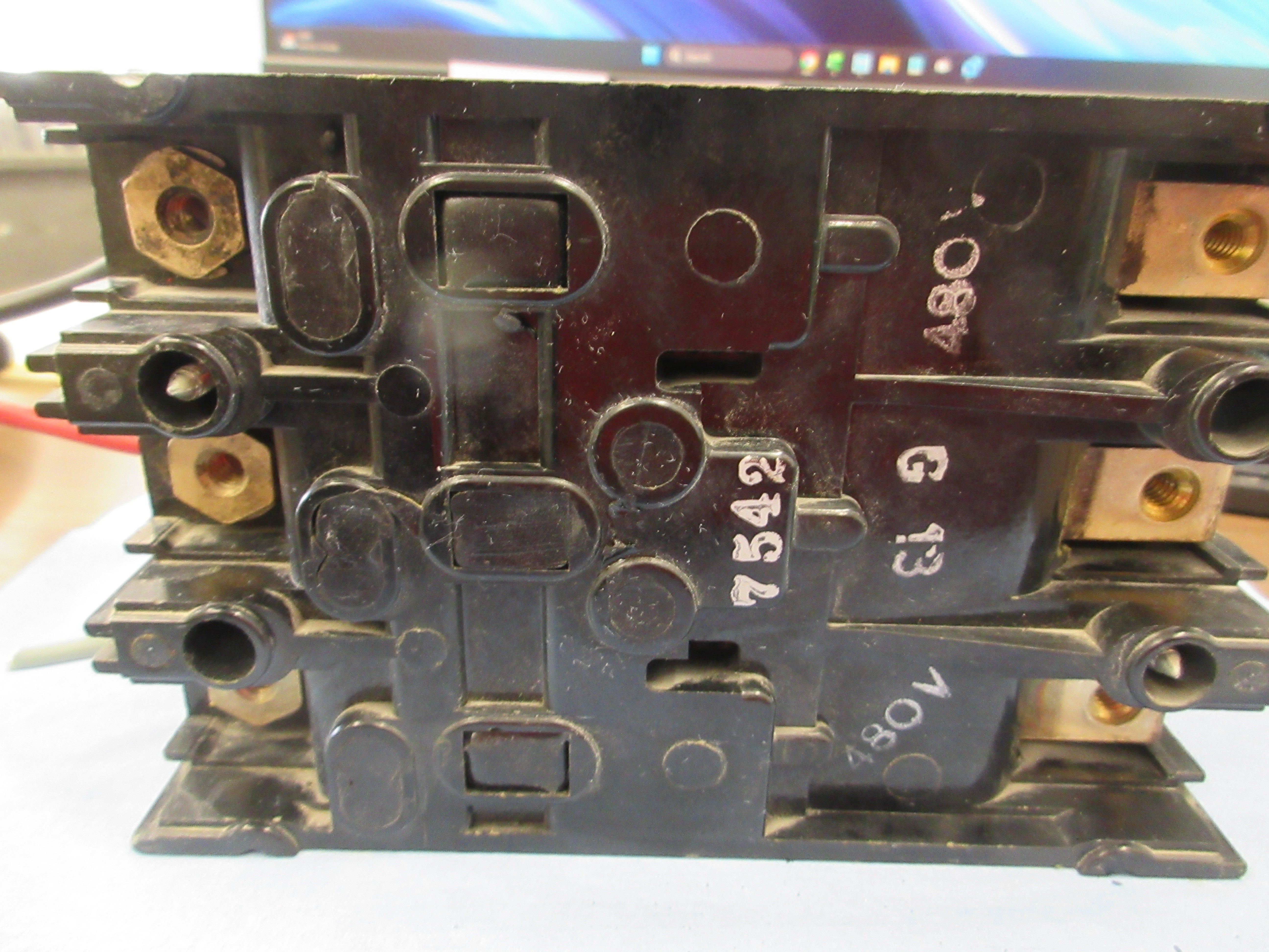 GE Circuit Breaker TEF134030 30A 480V 3P (2) Mounting Screws Used