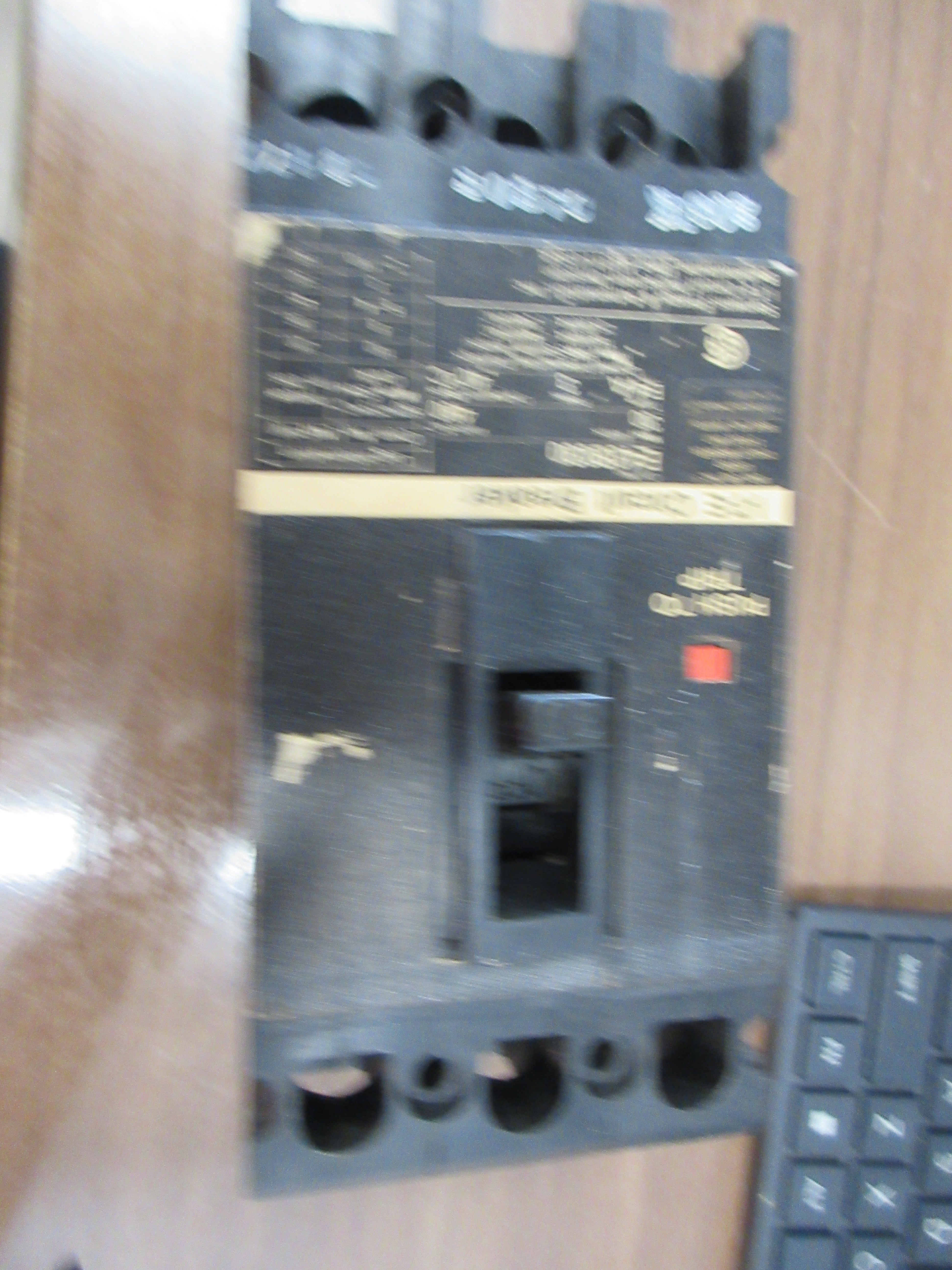 ITE Circuit Breaker E43B030 30A 480V 3P *(1) Lugs* Used