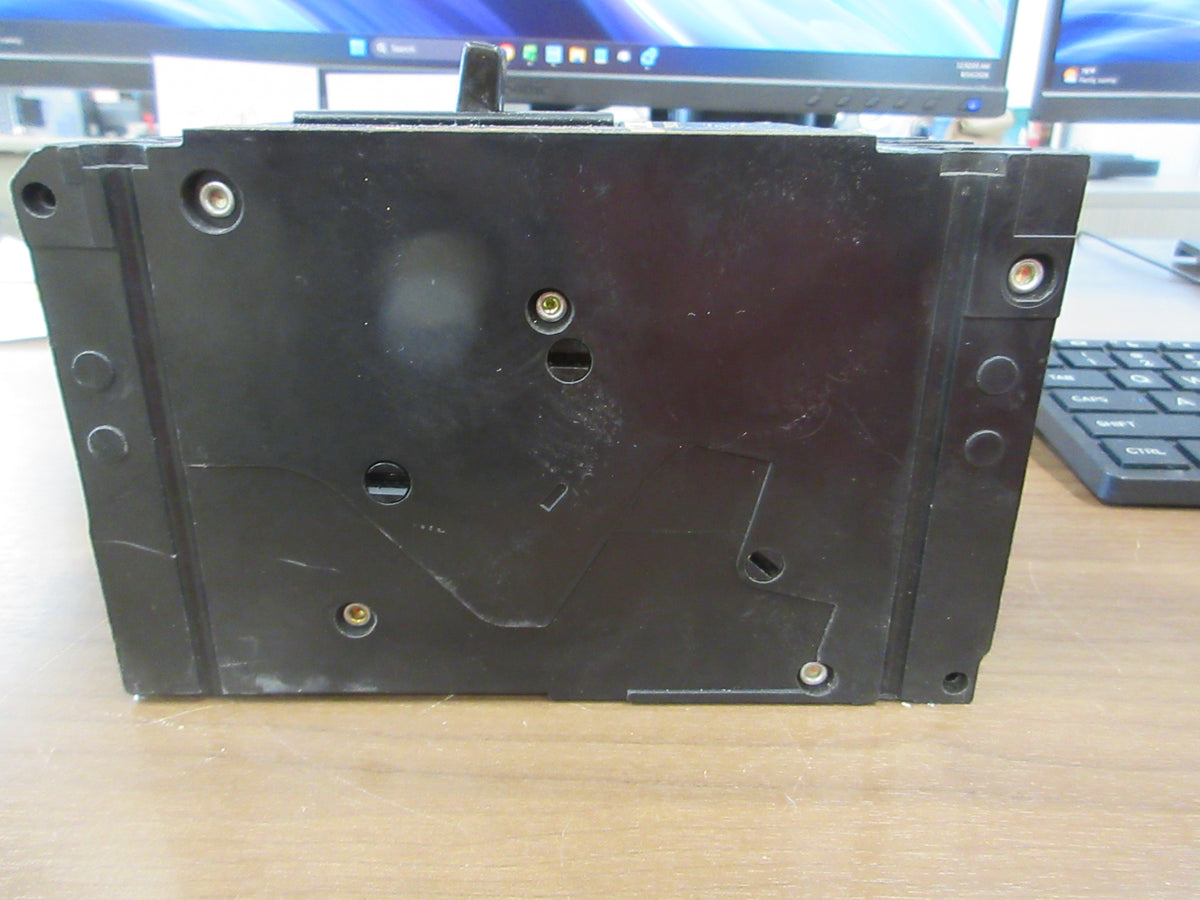 ITE Circuit Breaker E43B030 30A 480V 3P *(1) Lugs* Used