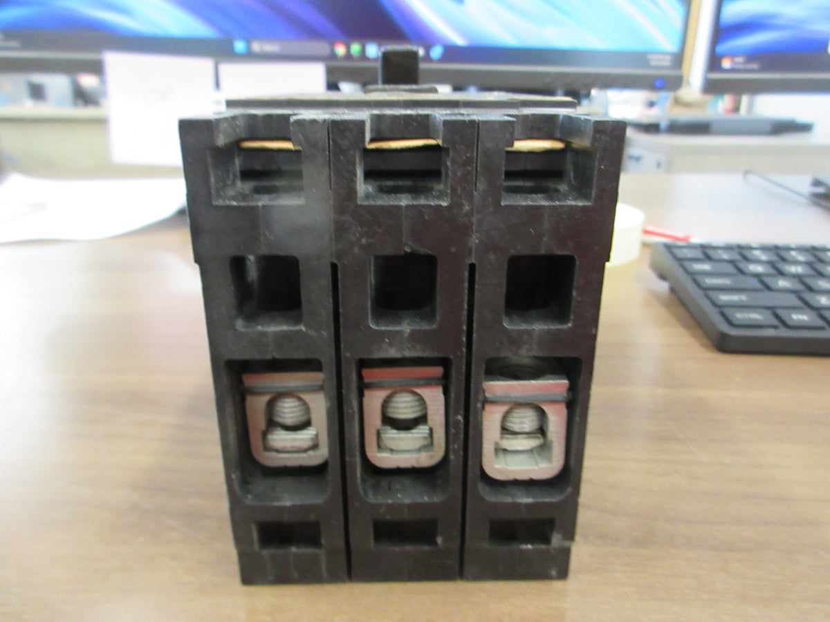 ITE Circuit Breaker E43B030 30A 480V 3P *(1) Lugs* Used