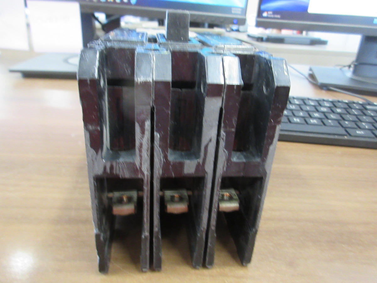 Gould ITE Circuit Breaker E43B100 100A 480V 3P * (1) Lug * Used