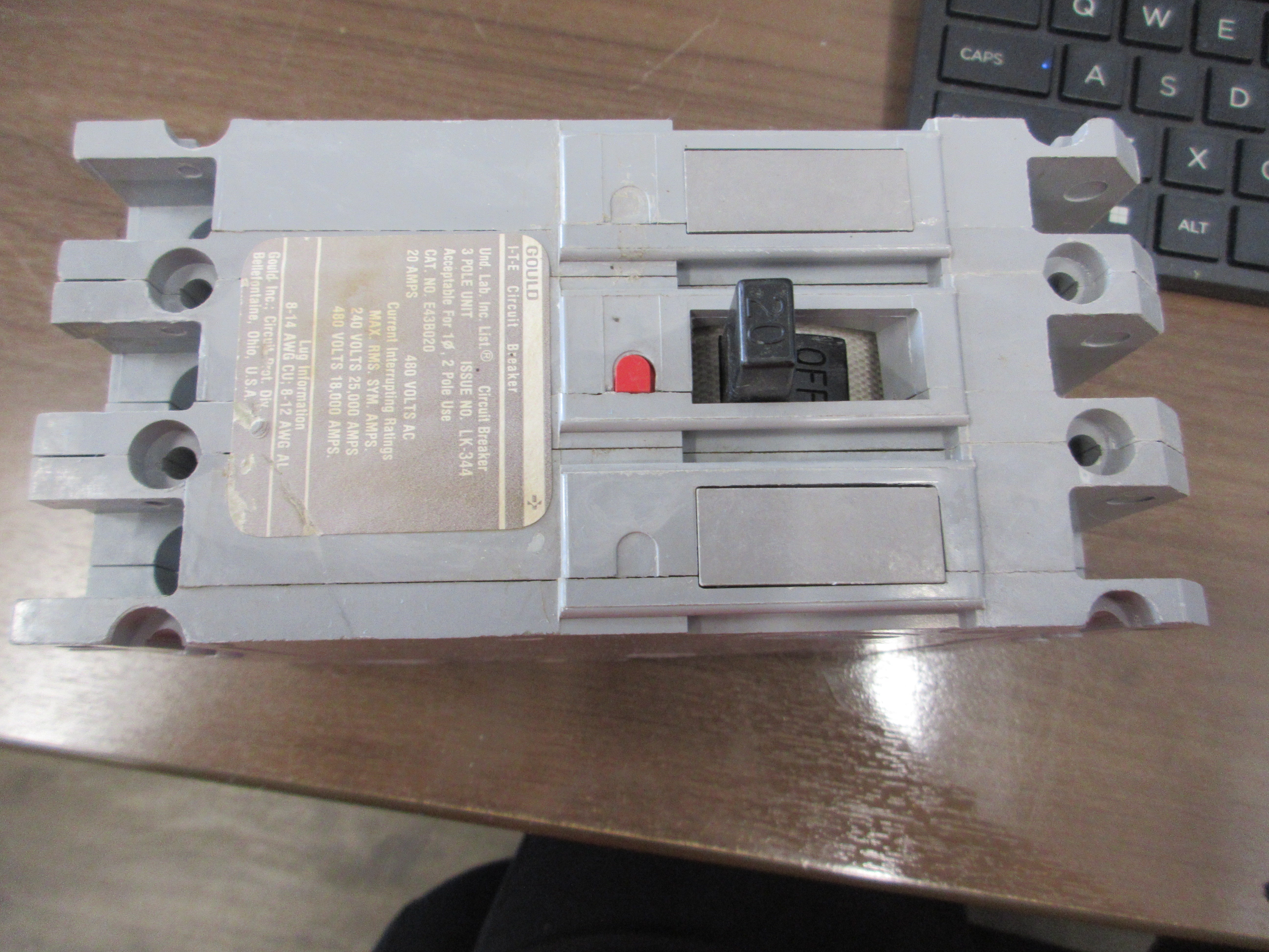 Gould ITE Circuit Breaker E43B020 20A 480V 3P Used