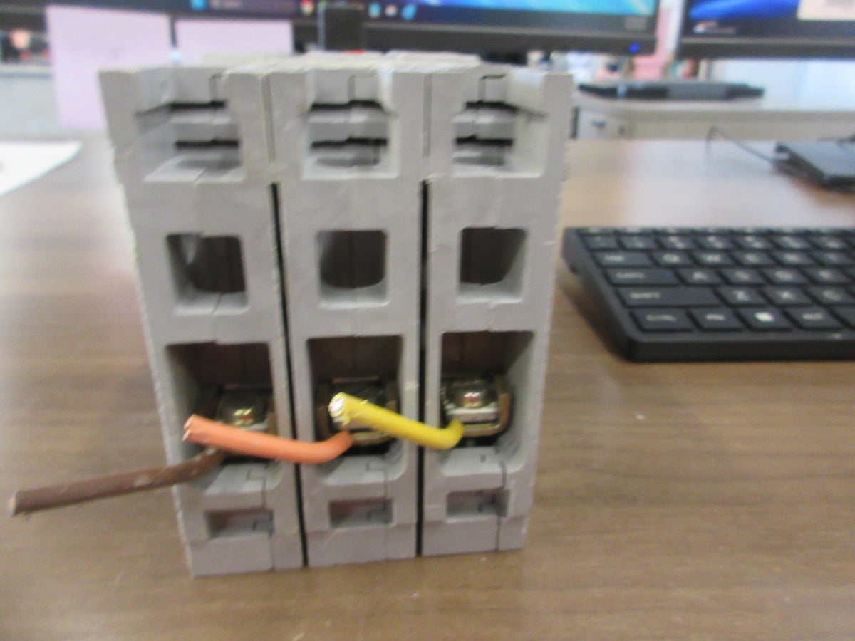Gould ITE Circuit Breaker E43B020 20A 480V 3P Used