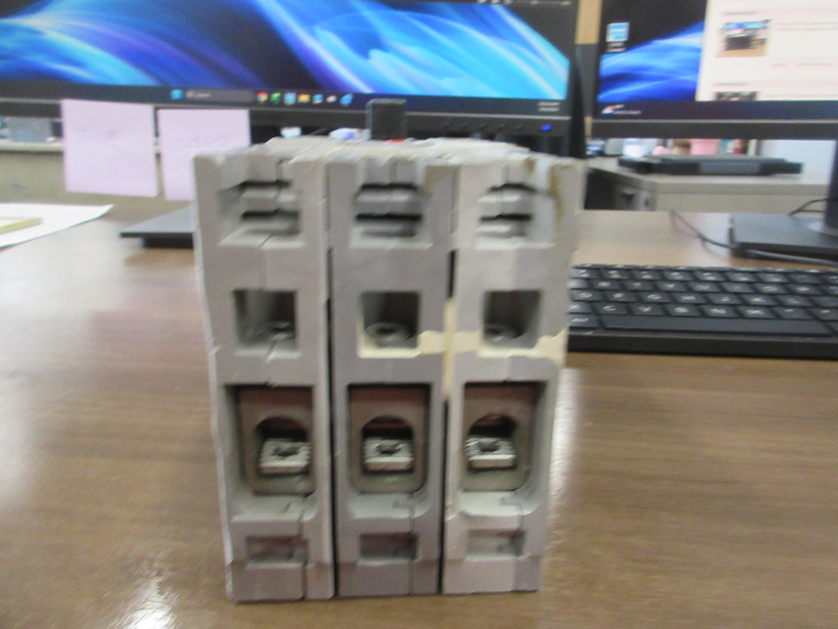 Gould ITE Circuit Breaker E43B100 100A 480V 3P (3) Lugs Used