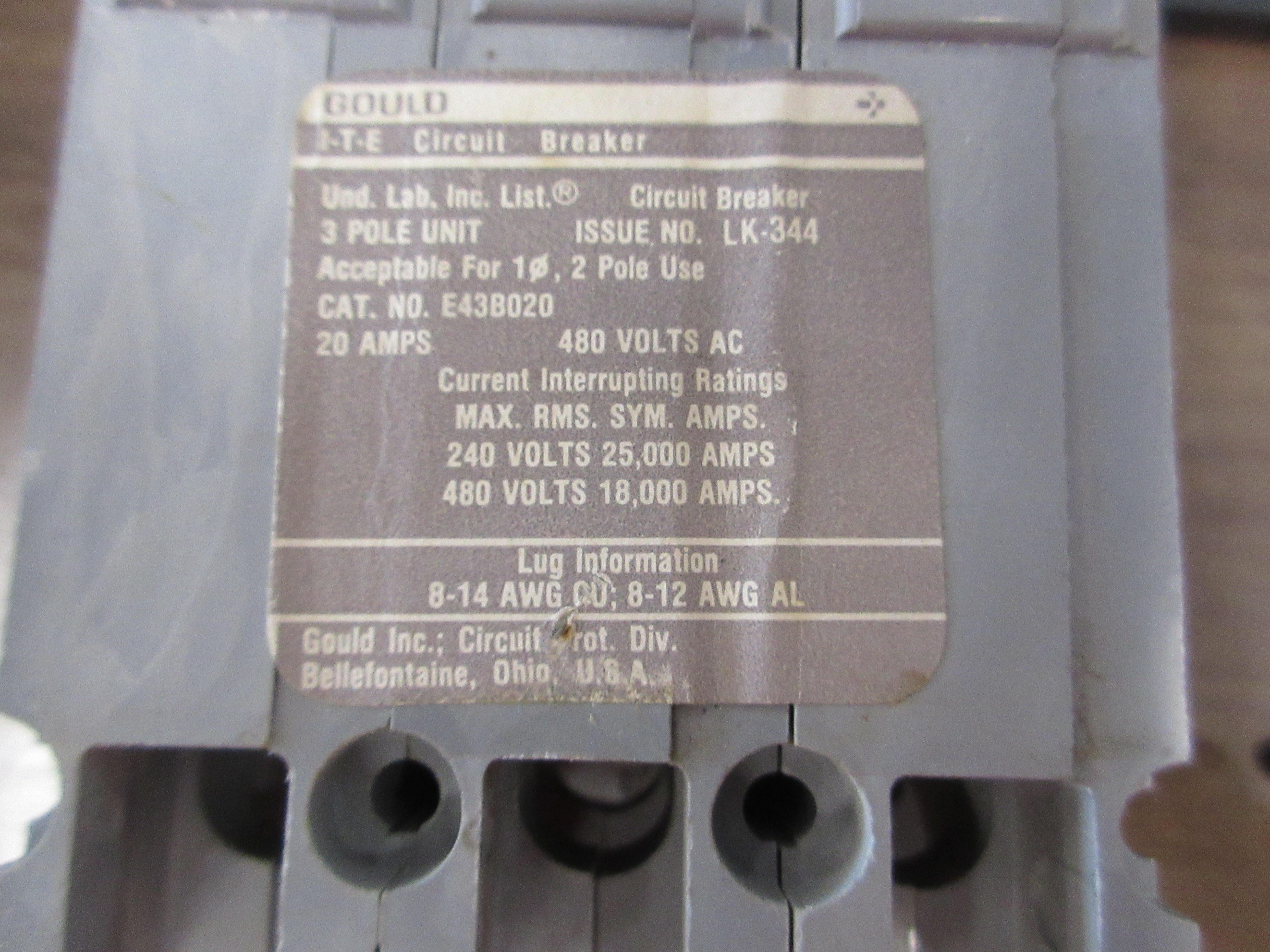 Gould ITE Circuit Breaker E43B020 20A 480V 3P Used