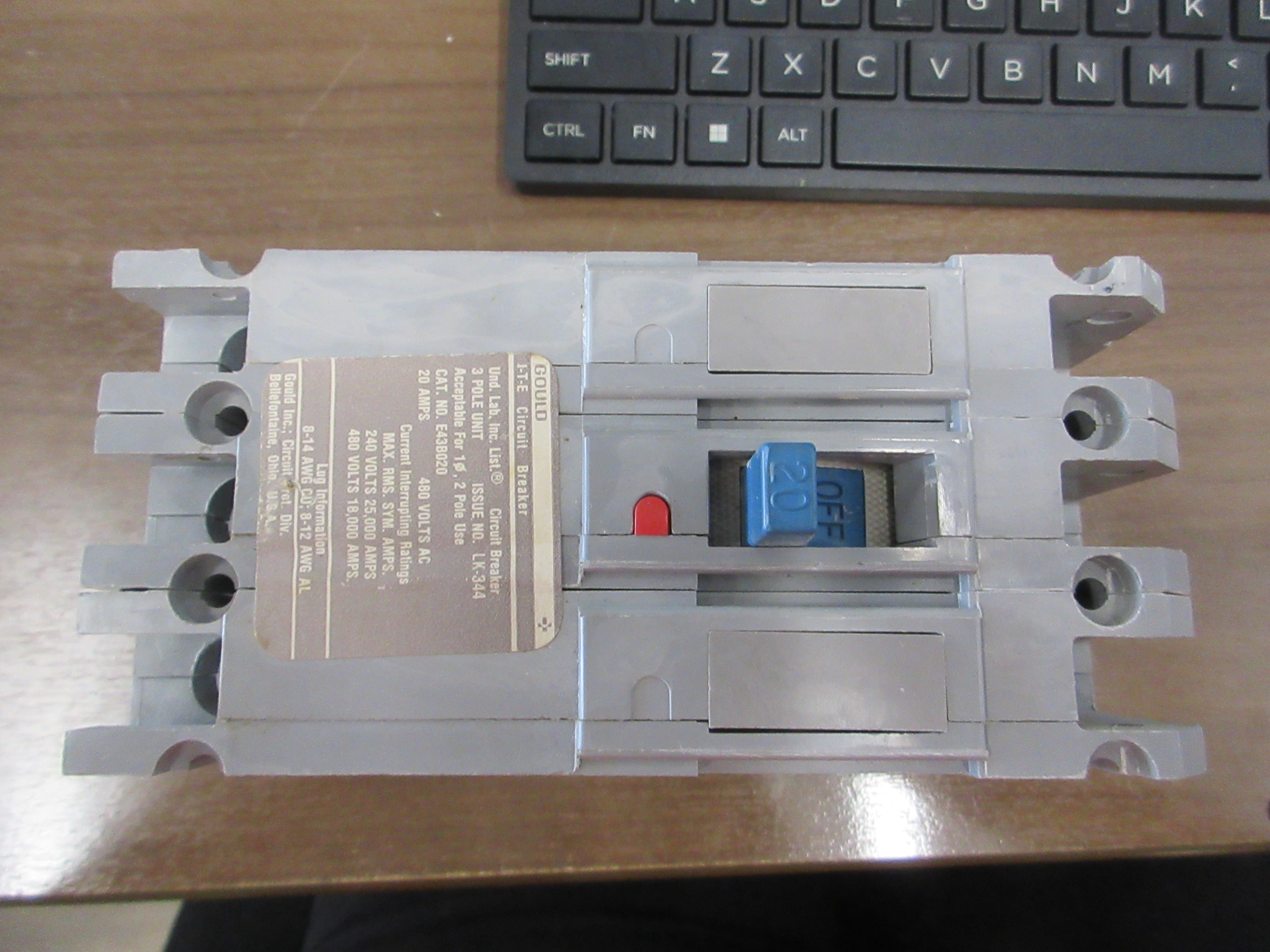 Gould ITE Circuit Breaker E43B020 20A 480V 3P Used