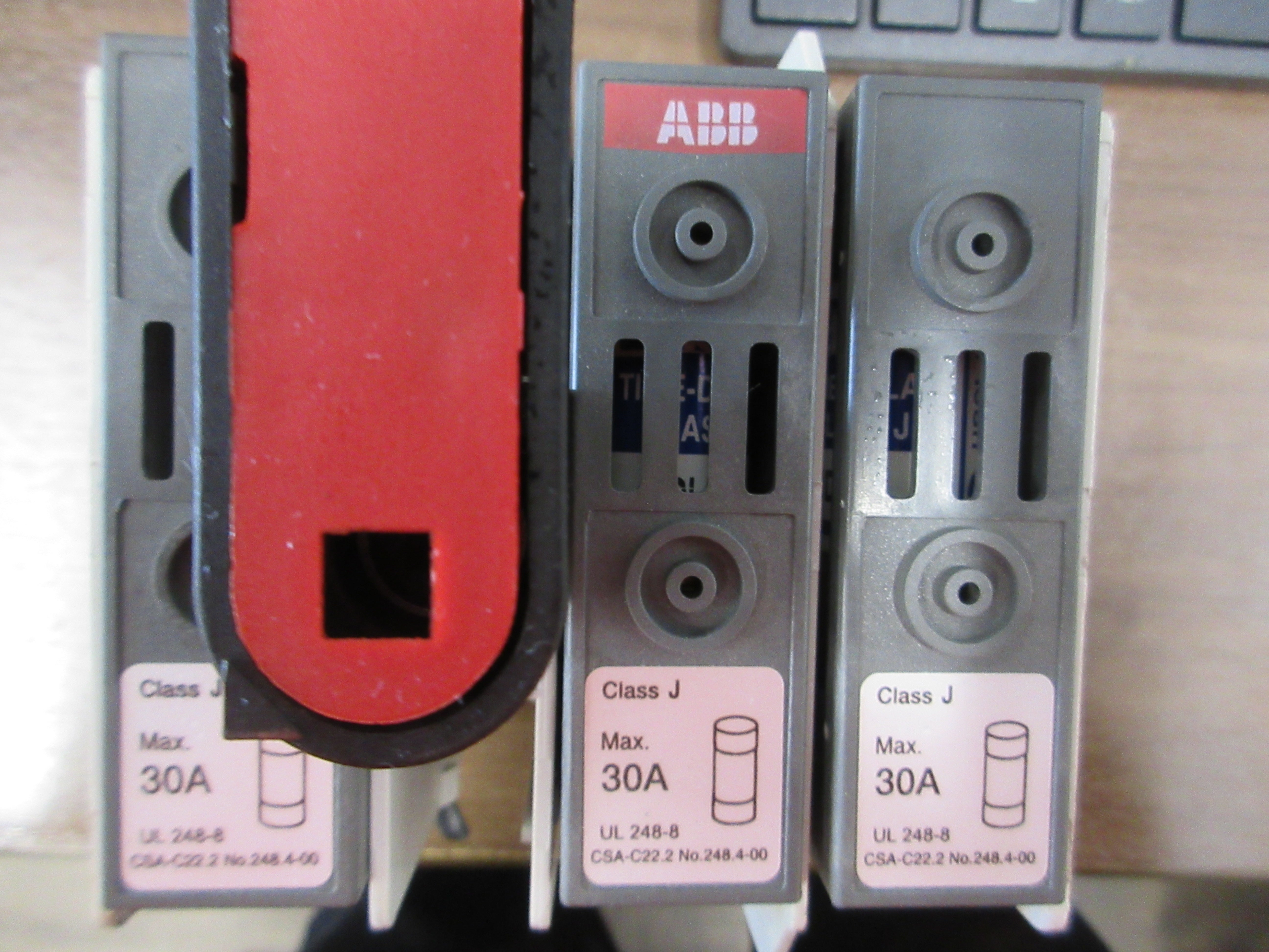 ABB Fusible Disconnect Switch OS 30FAJ12 30A 600V 3P (3) 20A Fuses Used