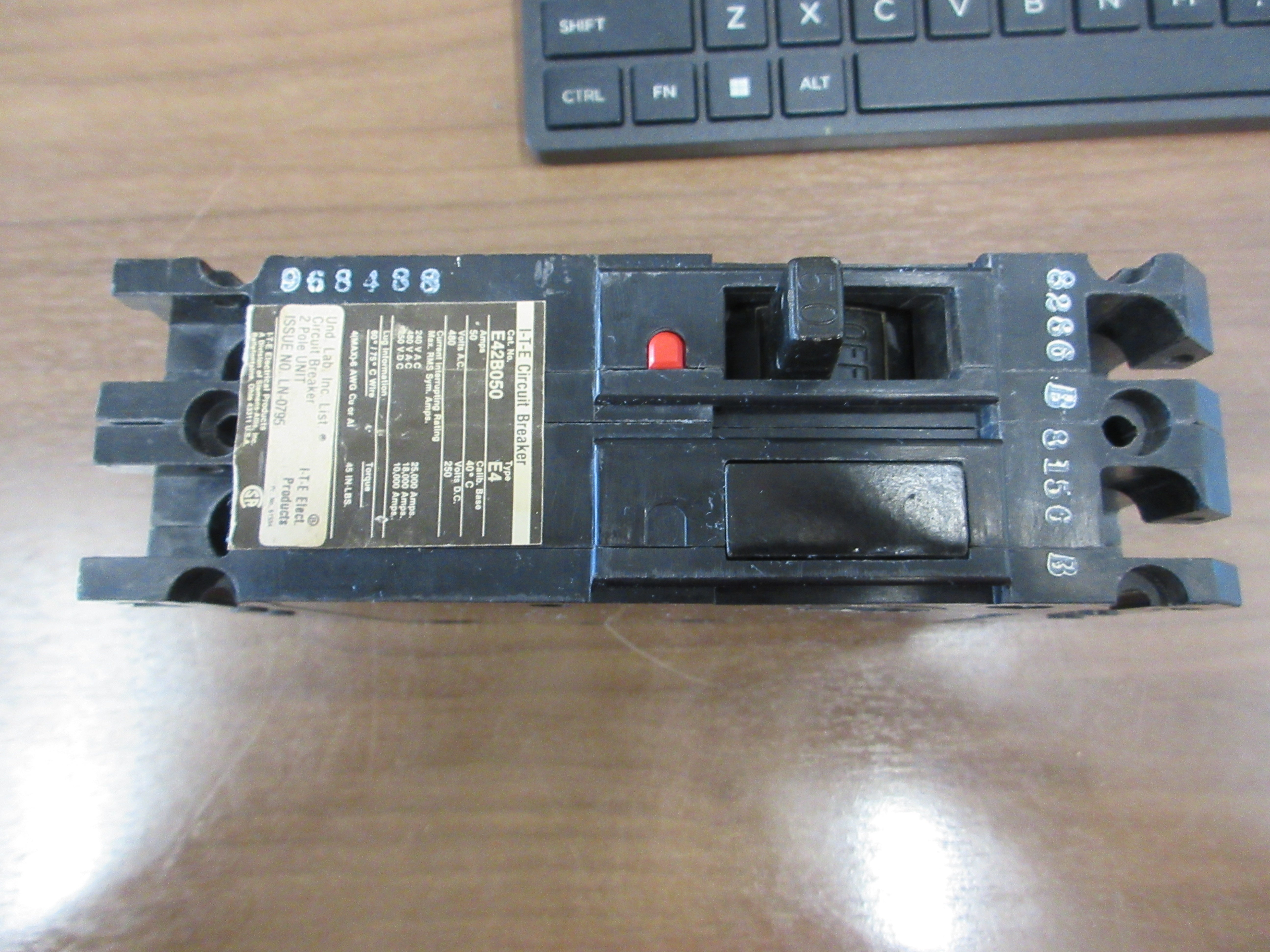 ITE Circuit Breaker E42B050 50A 480V 2 P (2) Lugs Used
