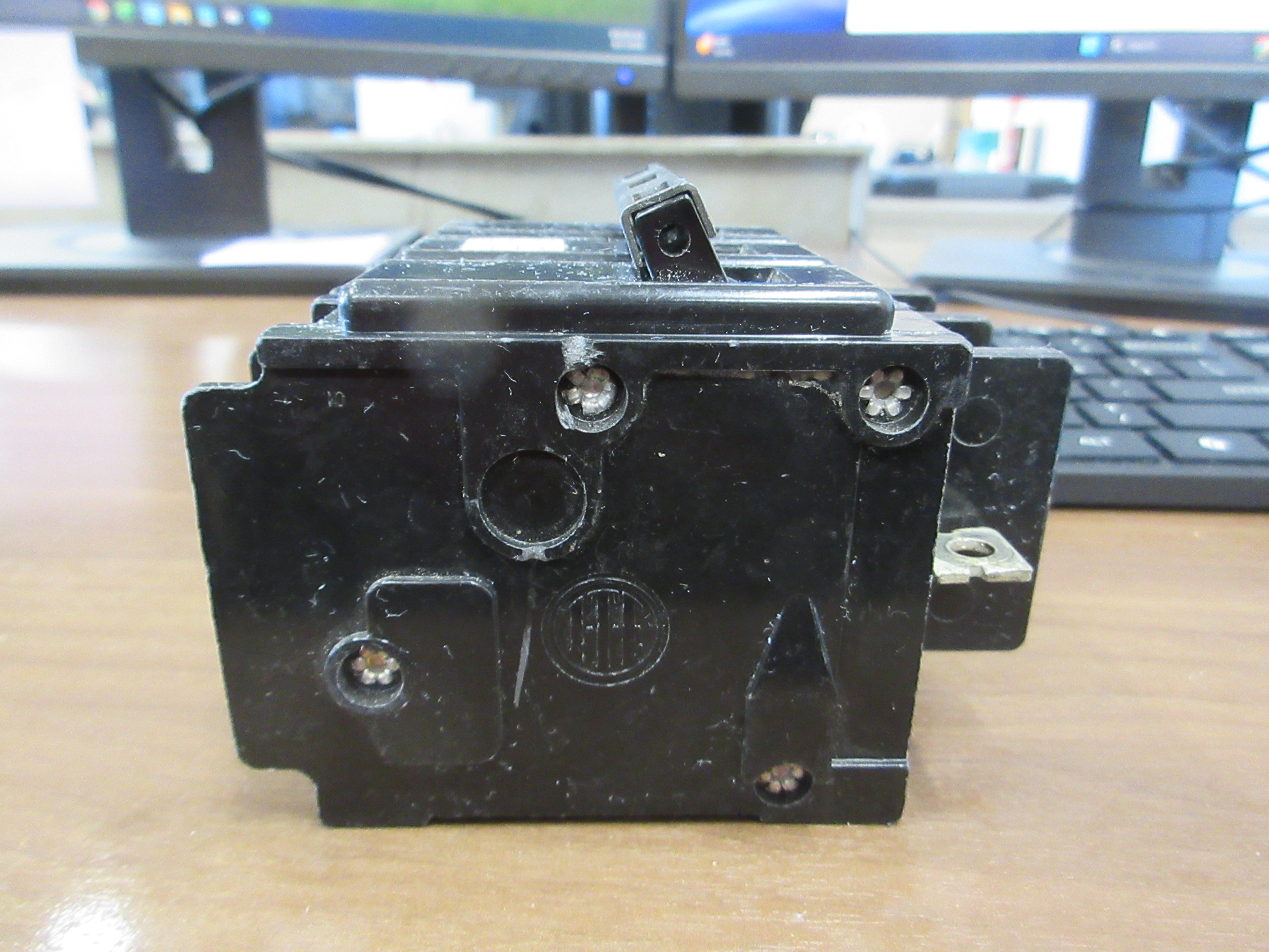 Gould ITE Bolt- On Circuit Breaker BQ3-B020 20A 240V 3 P Used