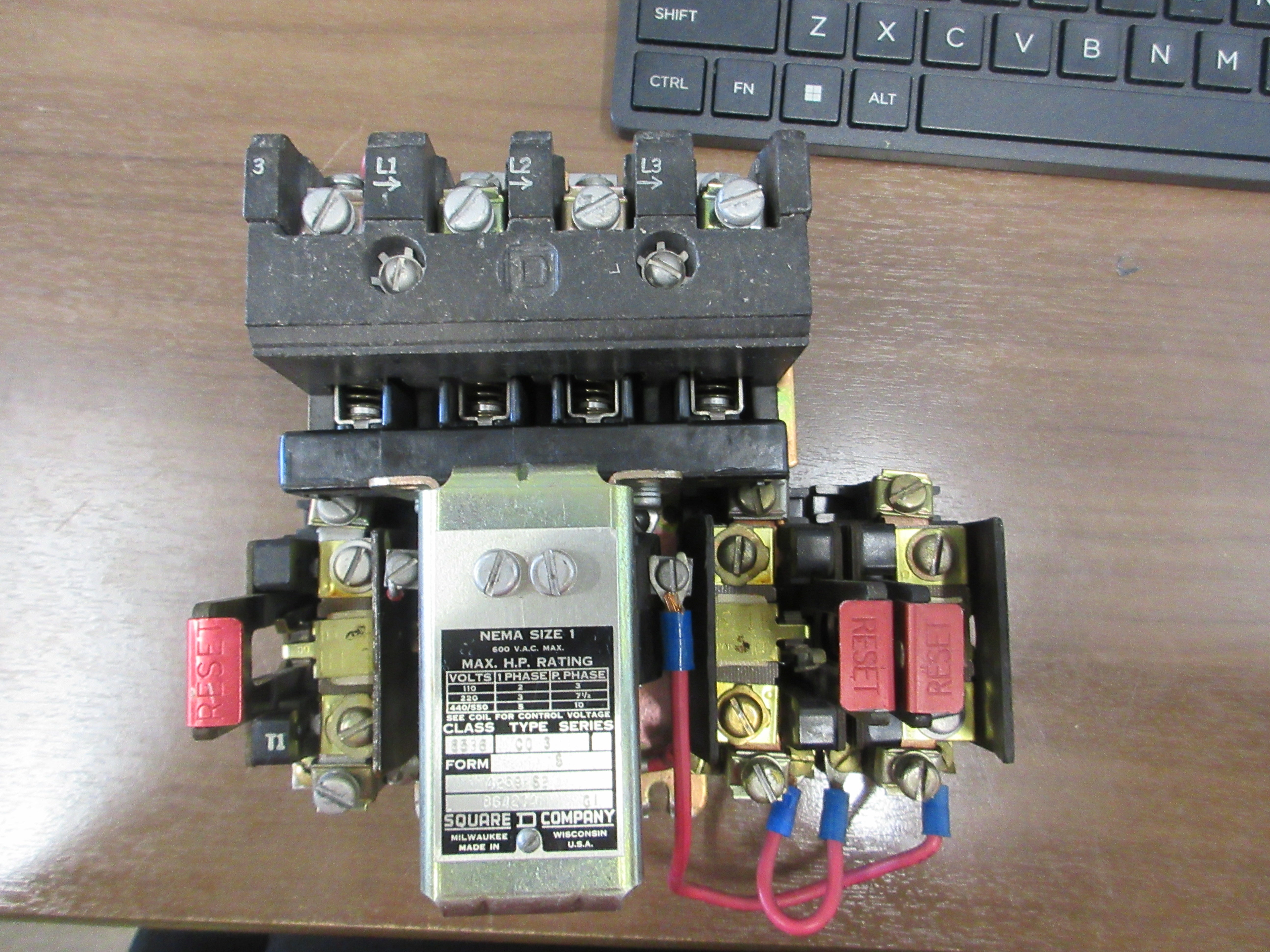 Square D Size 1 Starter 8536 CO 3 S 110-115V COI9L 600V Used