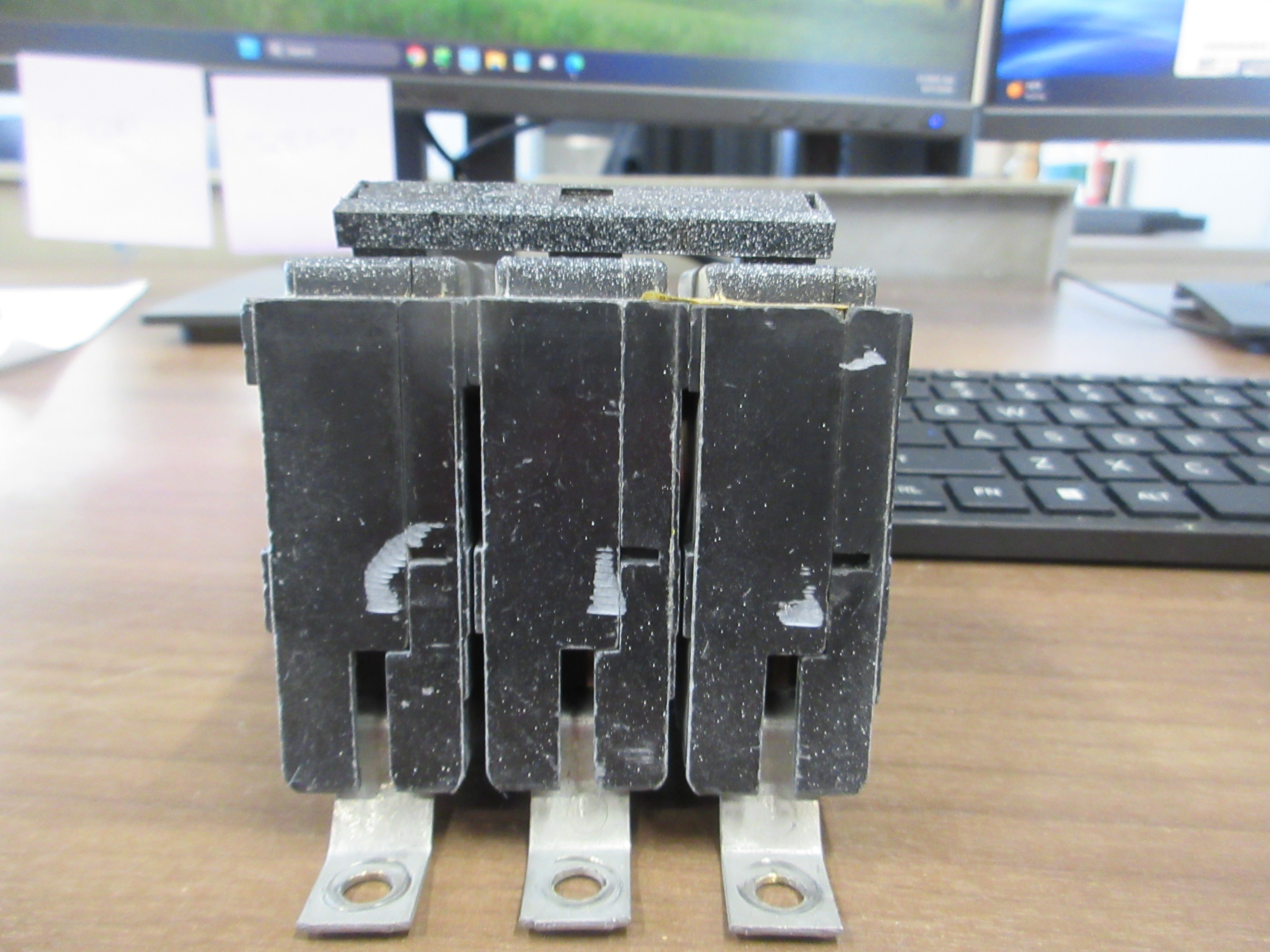Westinghouse QuickLag B Bolt - On Circuit Breaker QBHW 3050H 50A 240V 3 P Used