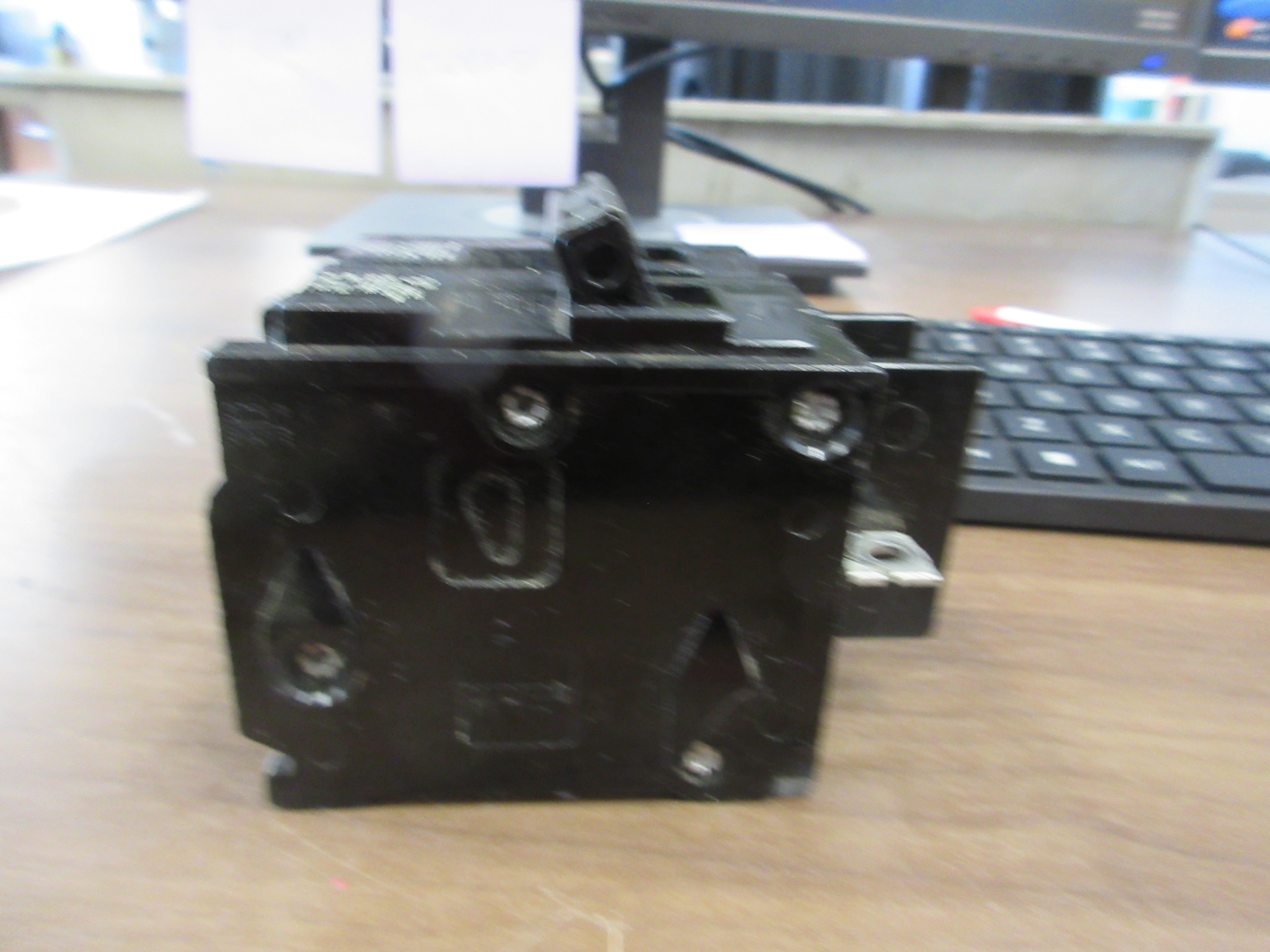 Siemens ITE Bolt-On Circuit Breaker  BQ2B020 20A 120/240V 2P *Lot of 2* Used