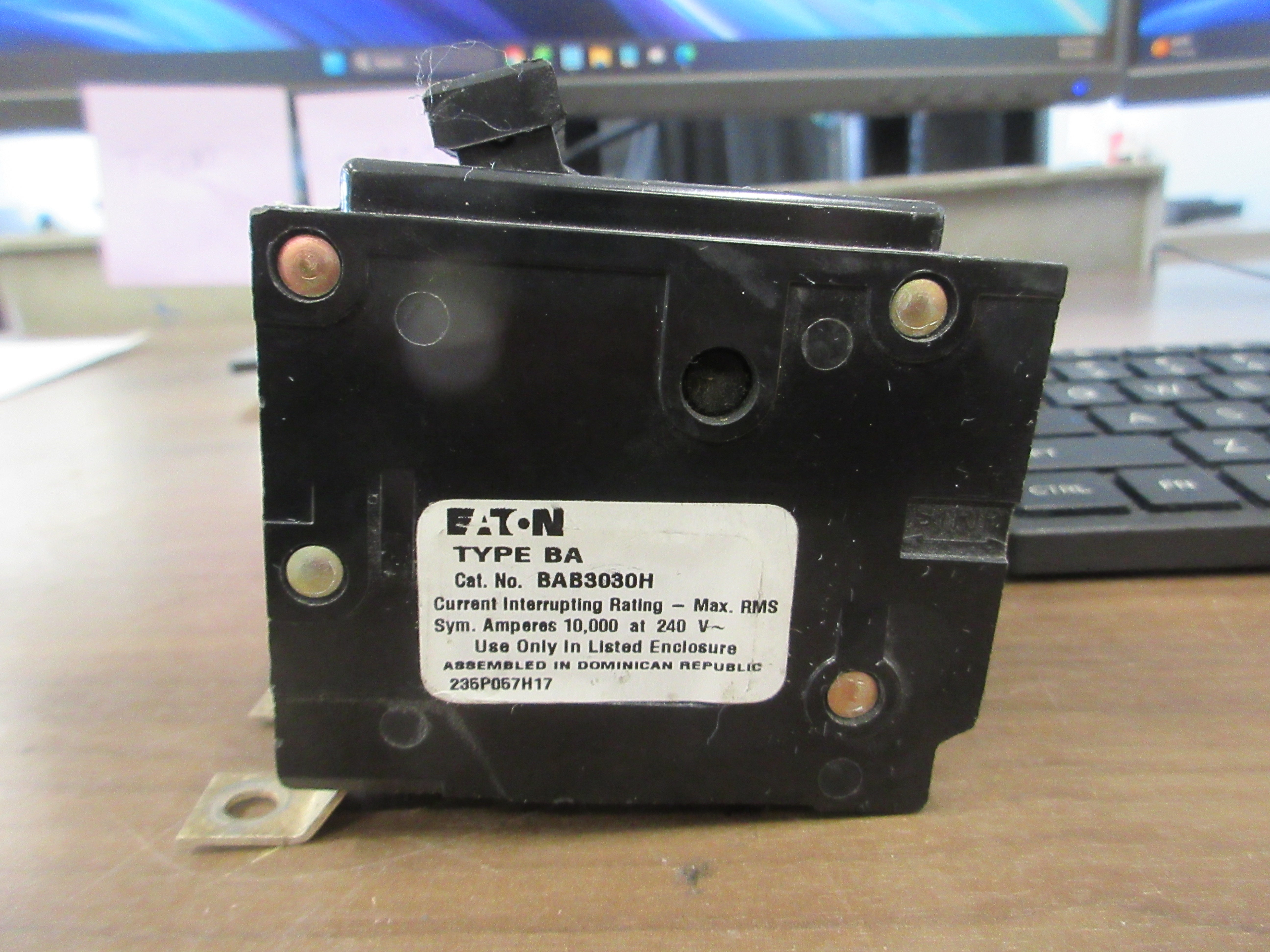 Eaton  Type BA Bolt -On Circuit Breaker BAB3030H 30A 240V 3 P Used