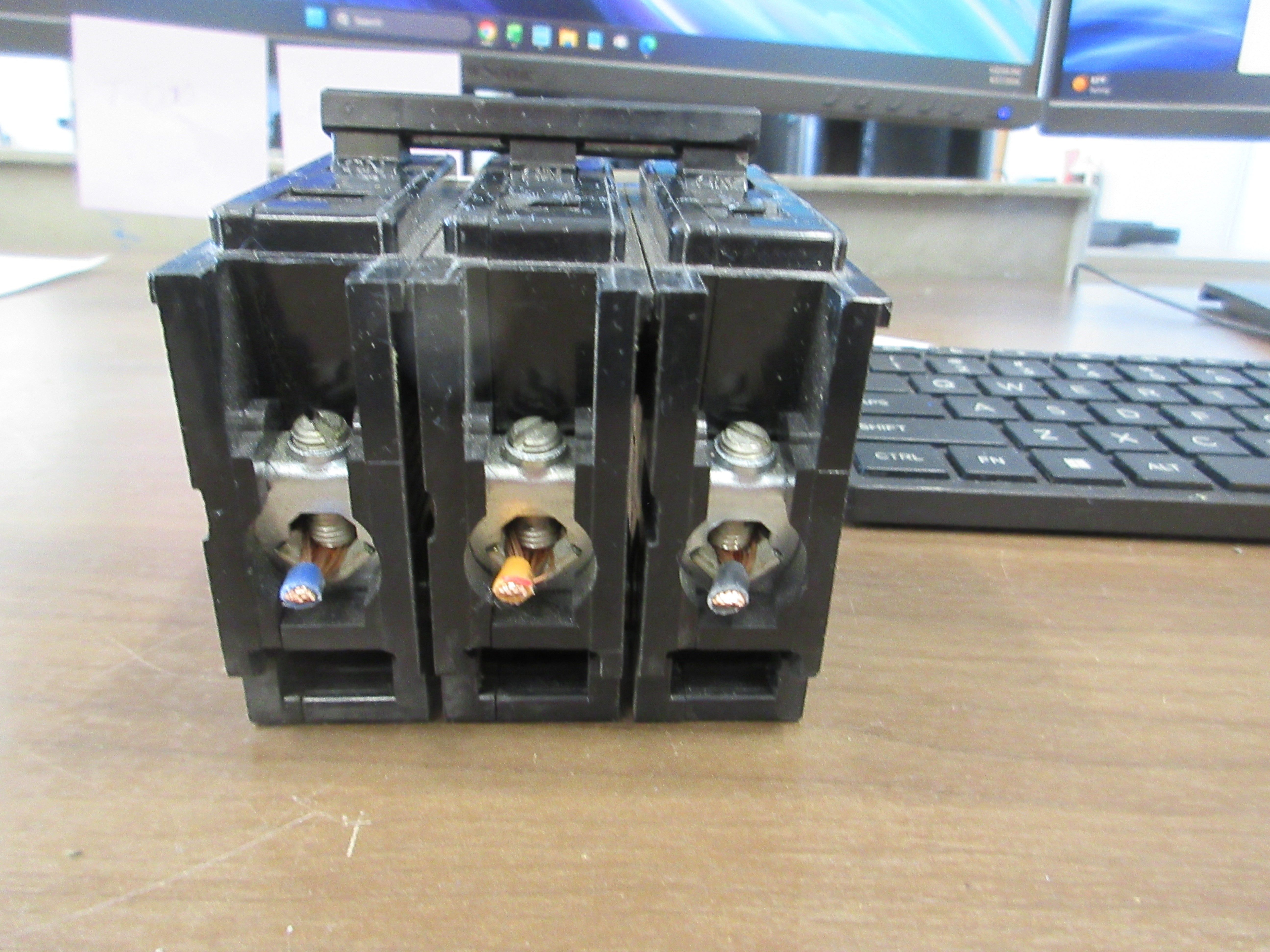 Eaton  Type BA Bolt -On Circuit Breaker BAB3030H 30A 240V 3 P Used