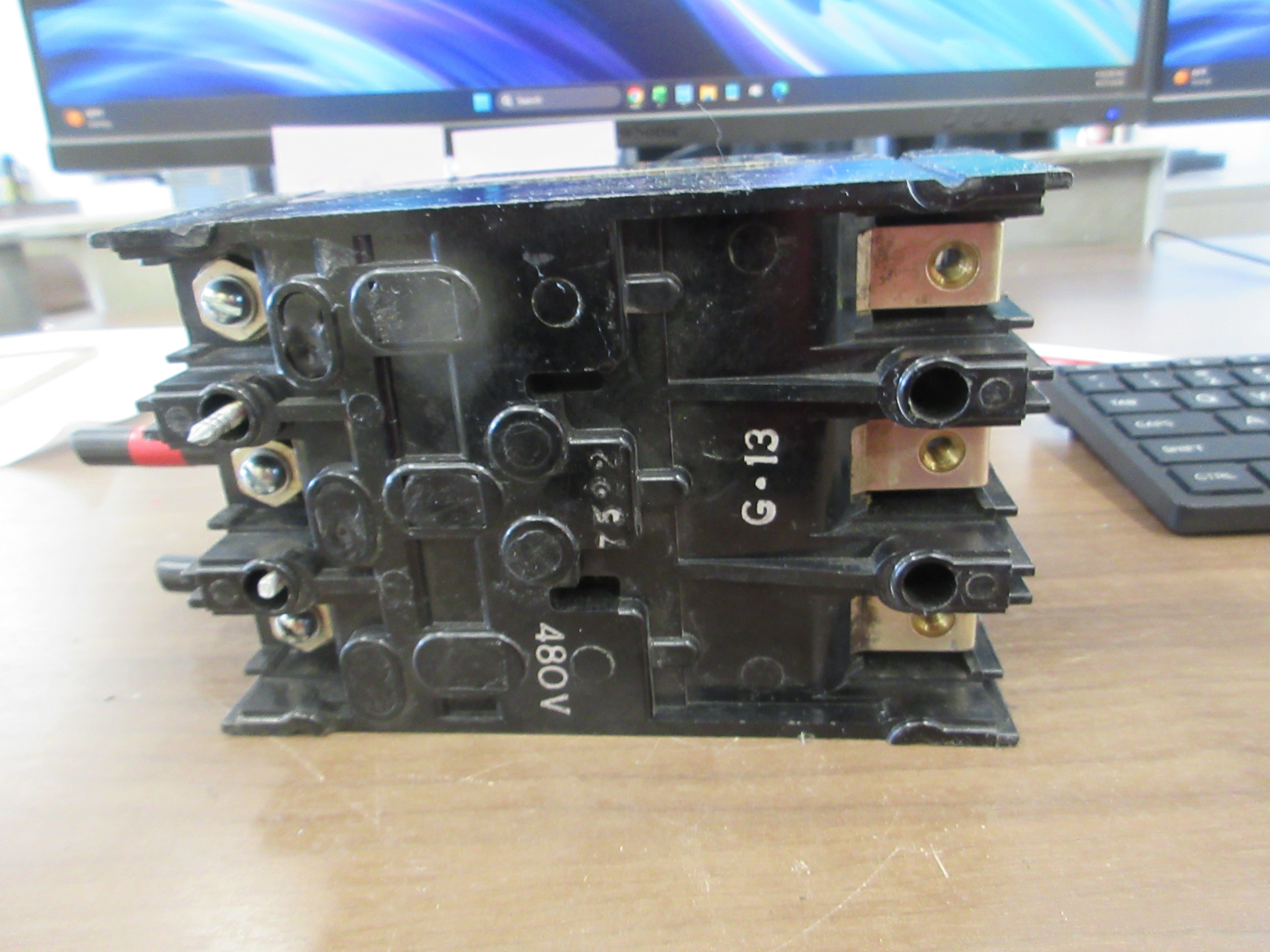 GE Circuit Breaker TEF1340470 70A 480V 3 P (2) Mounting Screws (3) Lugs Used