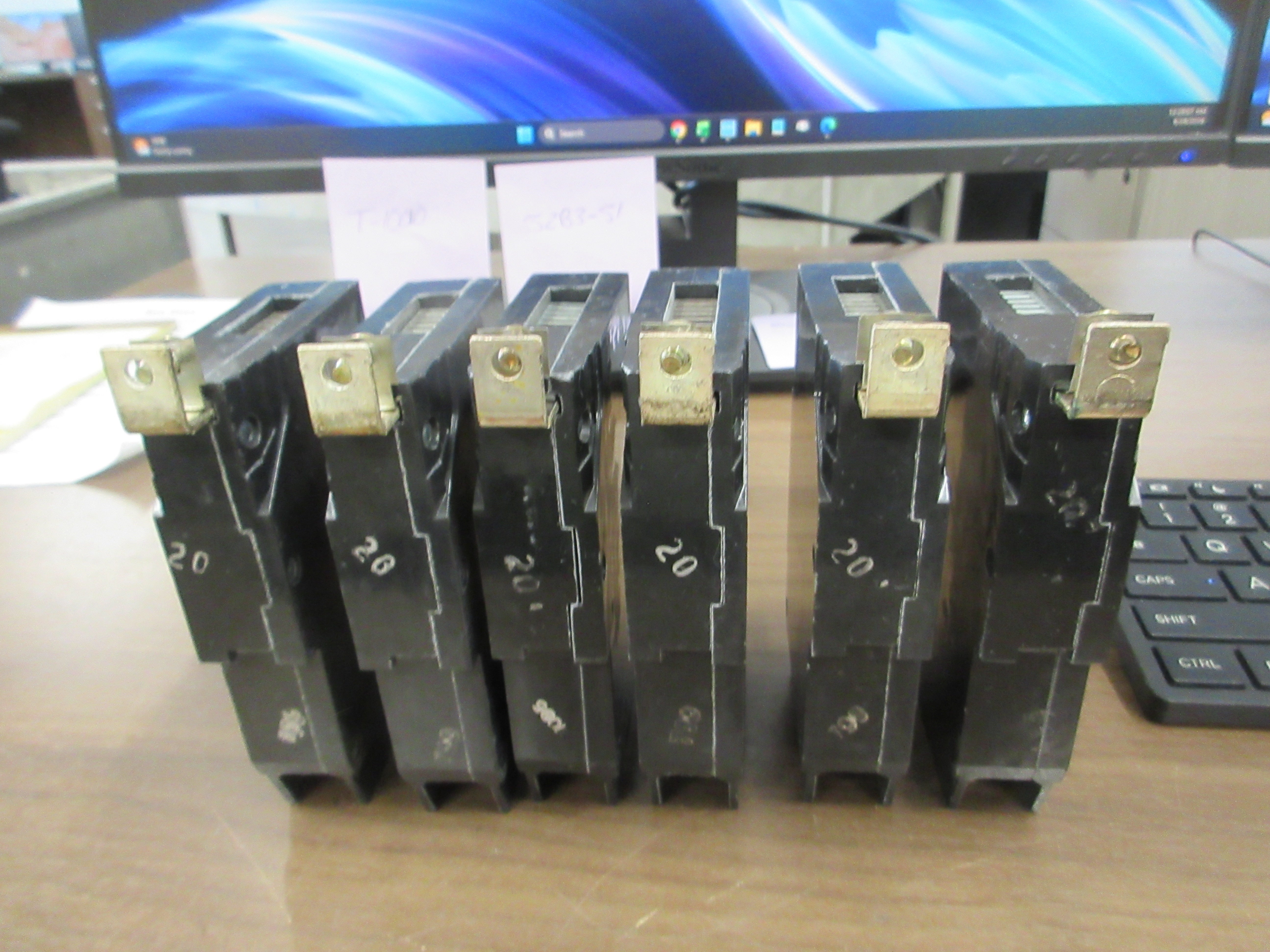 GE Circuit Breaker TEY120 20A 277V 1P *Lot of 6* Used