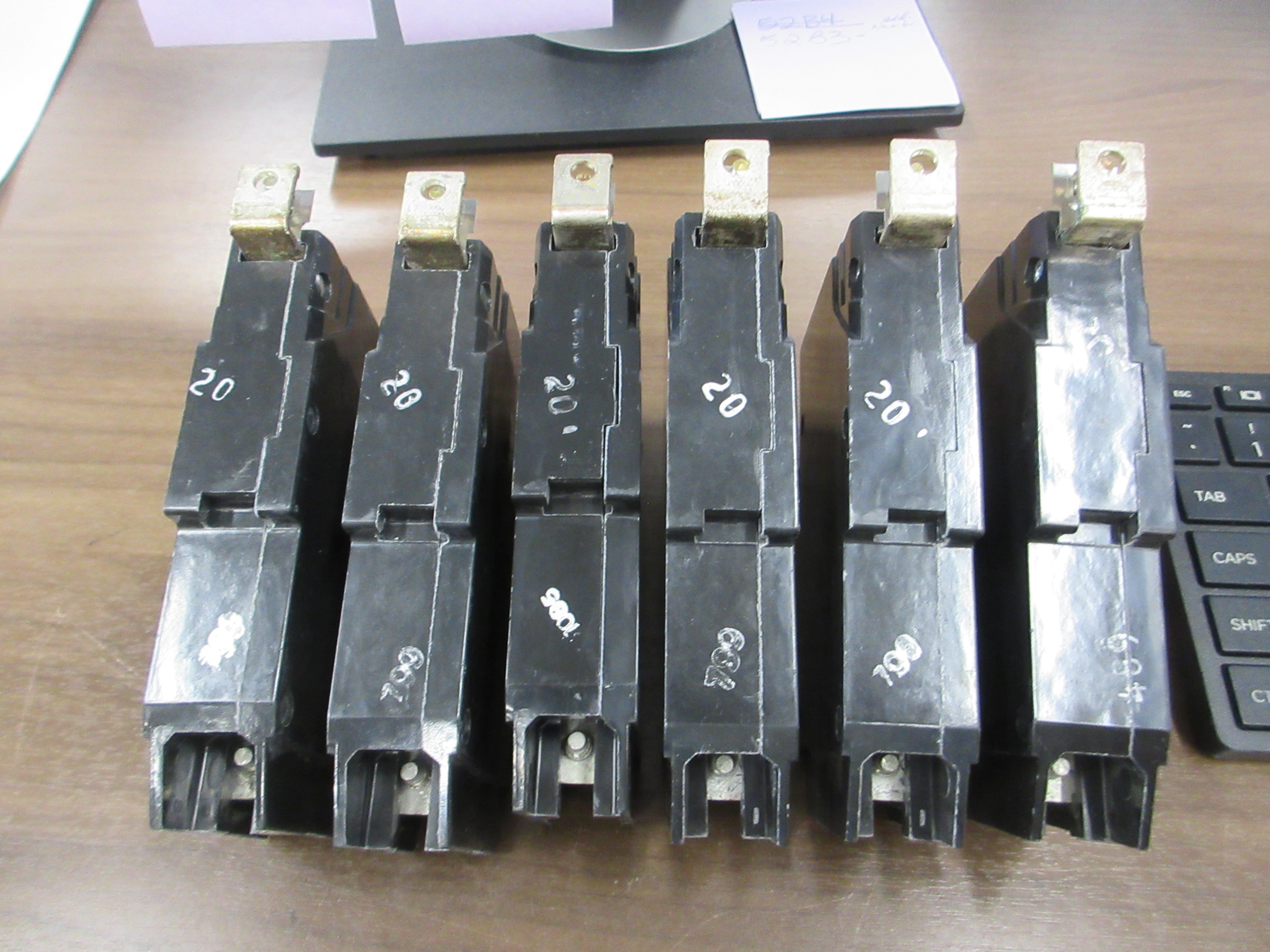 GE Circuit Breaker TEY120 20A 277V 1P *Lot of 6* Used