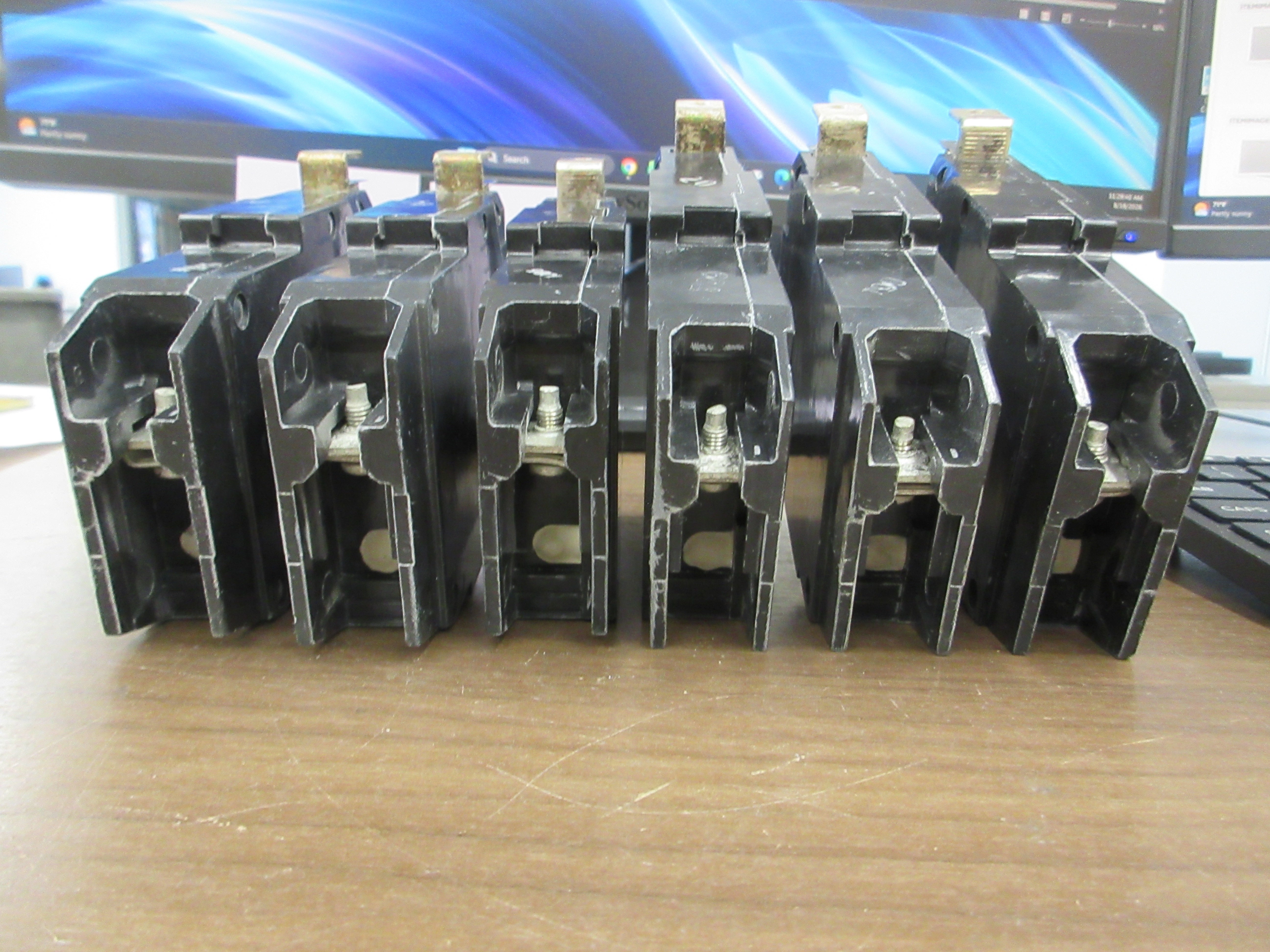 GE Circuit Breaker TEY120 20A 277V 1P *Lot of 6* Used