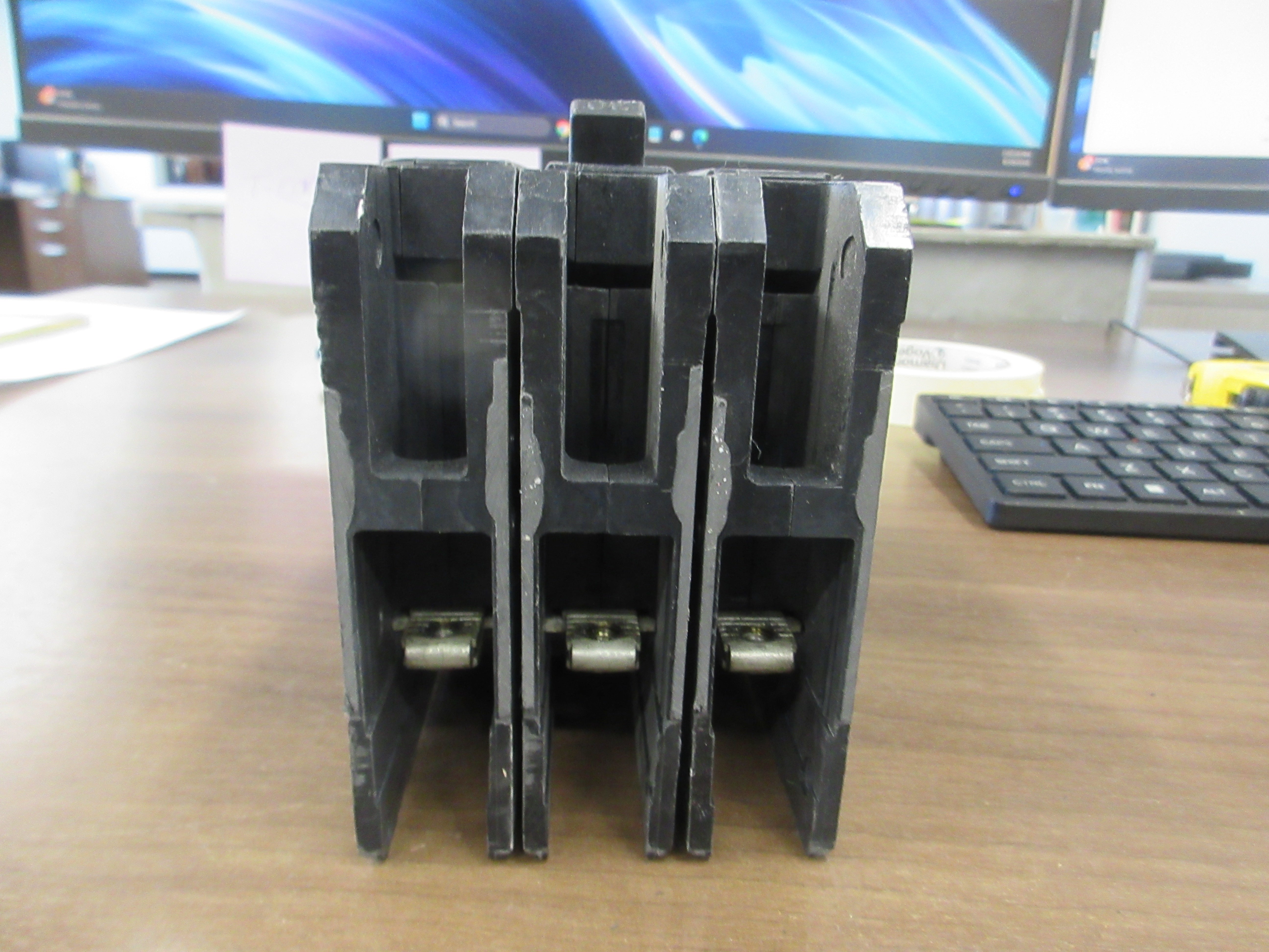 Gould ITE Circuit Breaker E43B030 30A 480V 3P Used