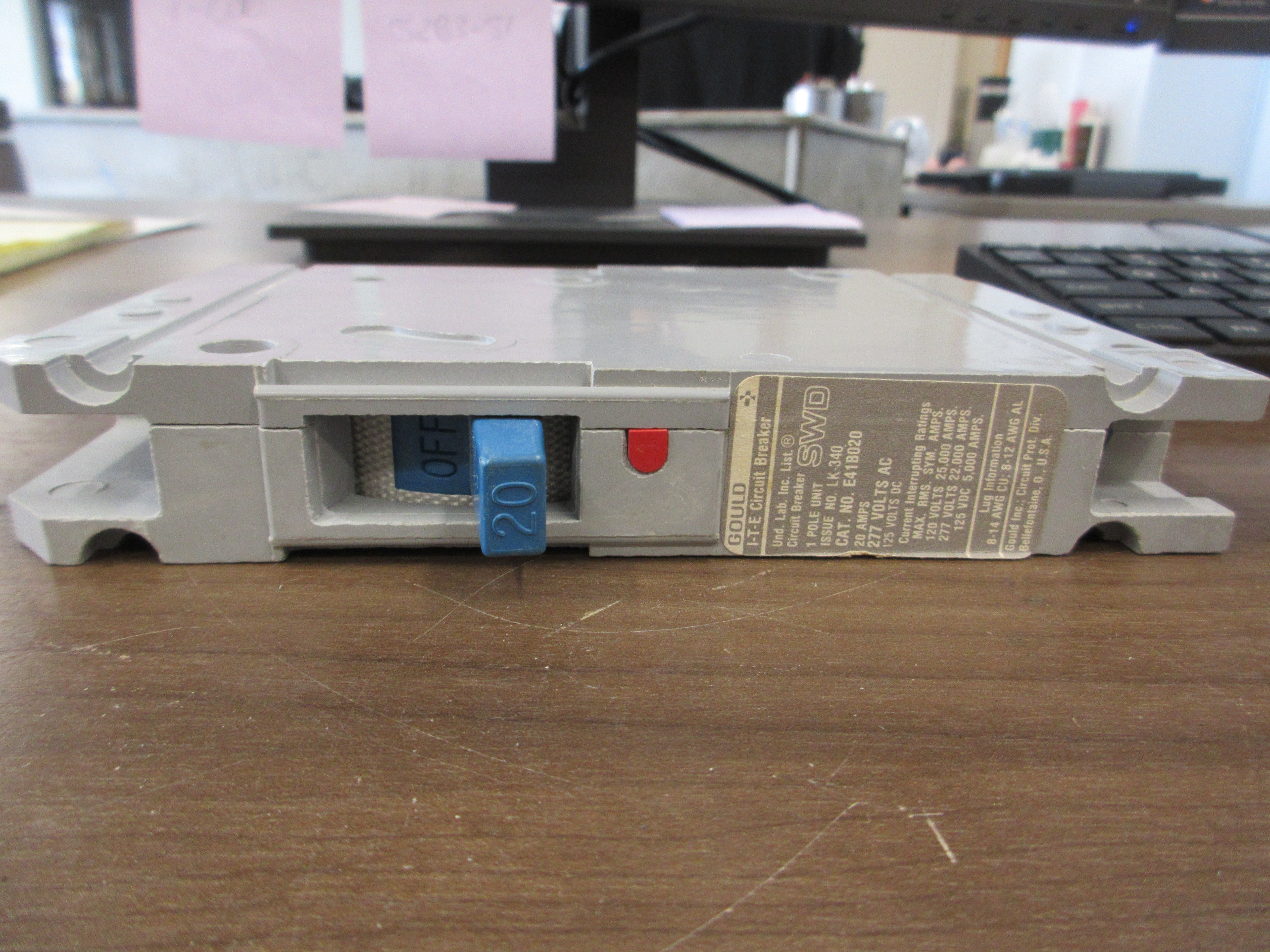 Gould ITE Circuit Breaker E41B020 20A 277V 1P Used