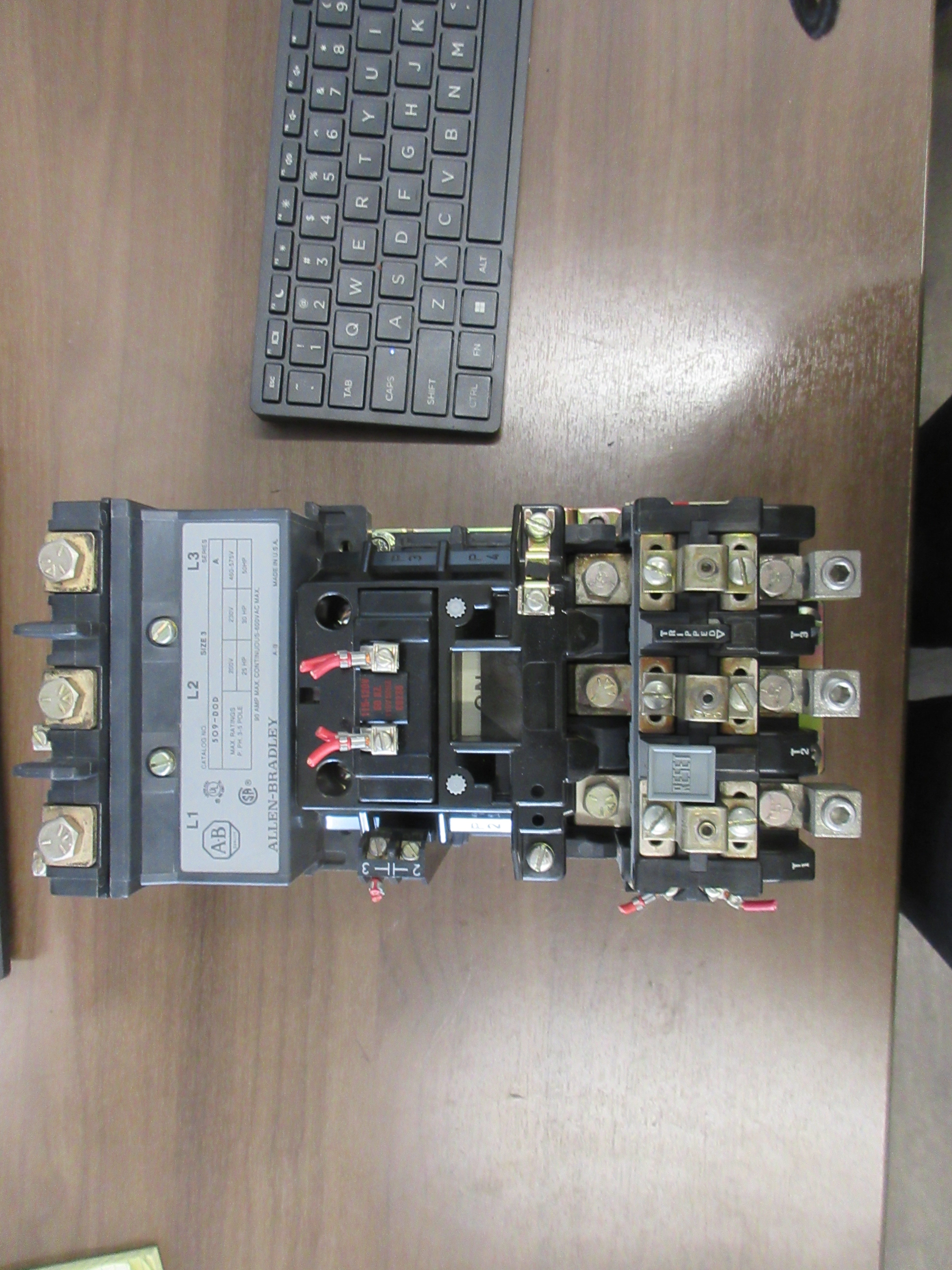 Allen-Bradley Size 3 Starter 509-DOD 115-120V Coil 90A 600V (1) Aux Contact Used