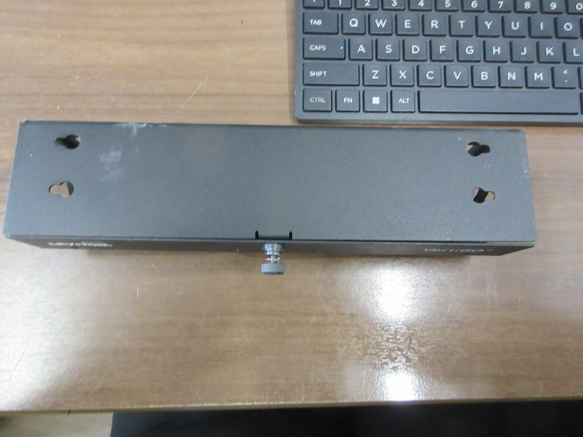 Leviton Quickport Vertigo Zero-U Patch panel 49280-QP0 12- Space Used
