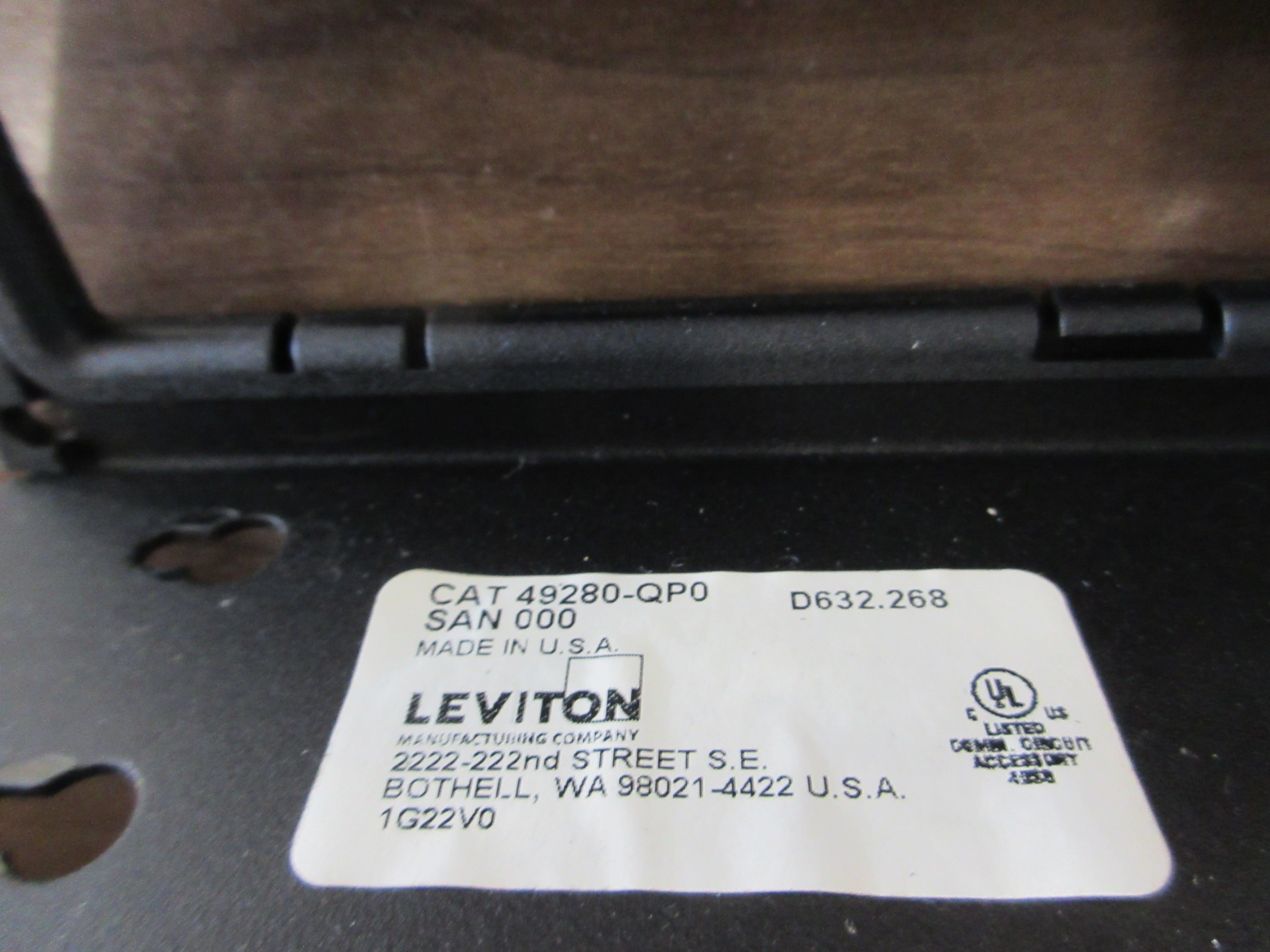 Leviton Quickport Vertigo Zero-U Patch Panel 49280-QP0 12-Space Used