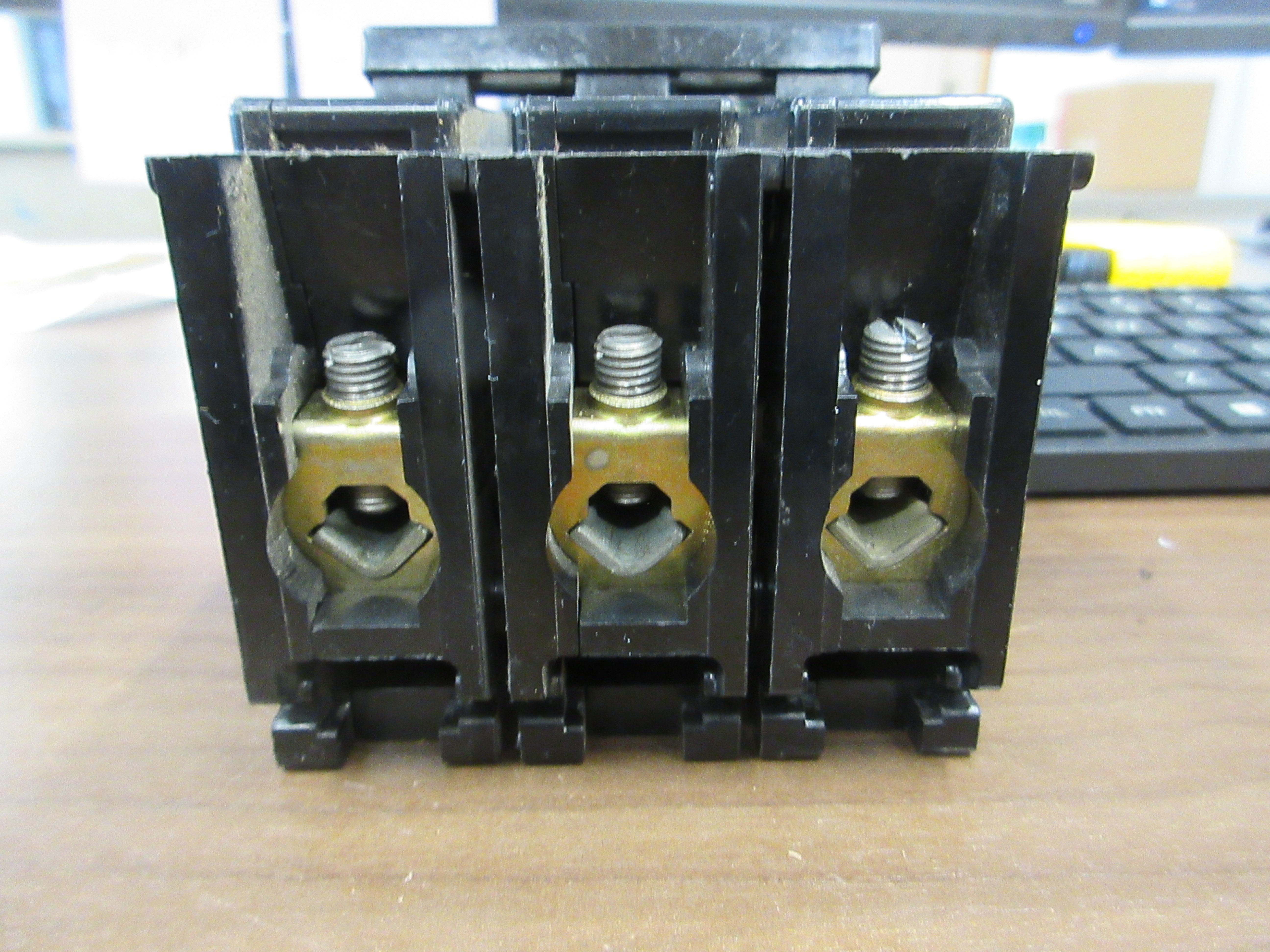 Challenger Clip-On Circuit Breaker C330 30A 240V 3P Used
