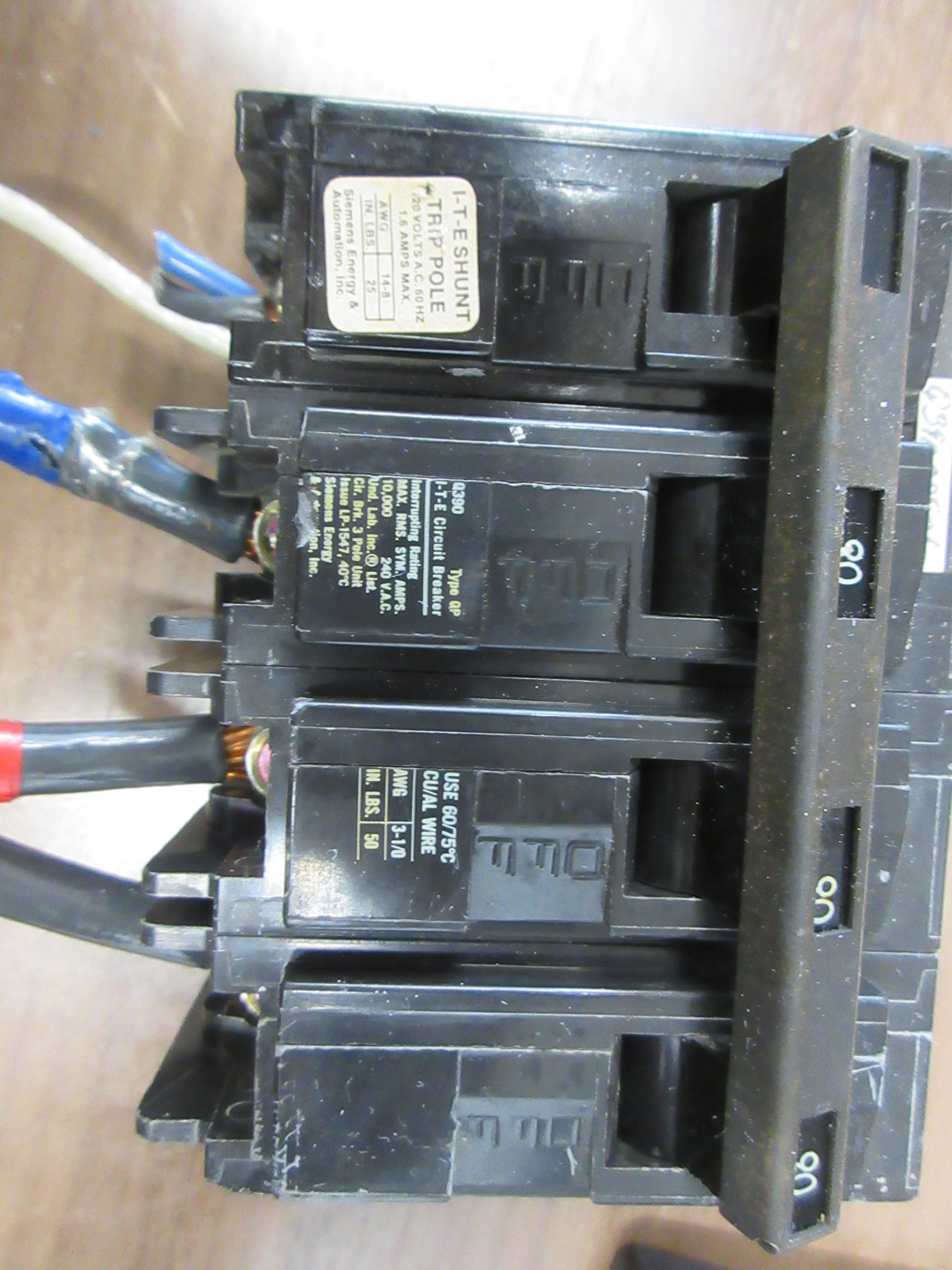 ITE Type QP Clip-On Shunt Trip Circuit Breaker Q39000S01 90A  240V Used