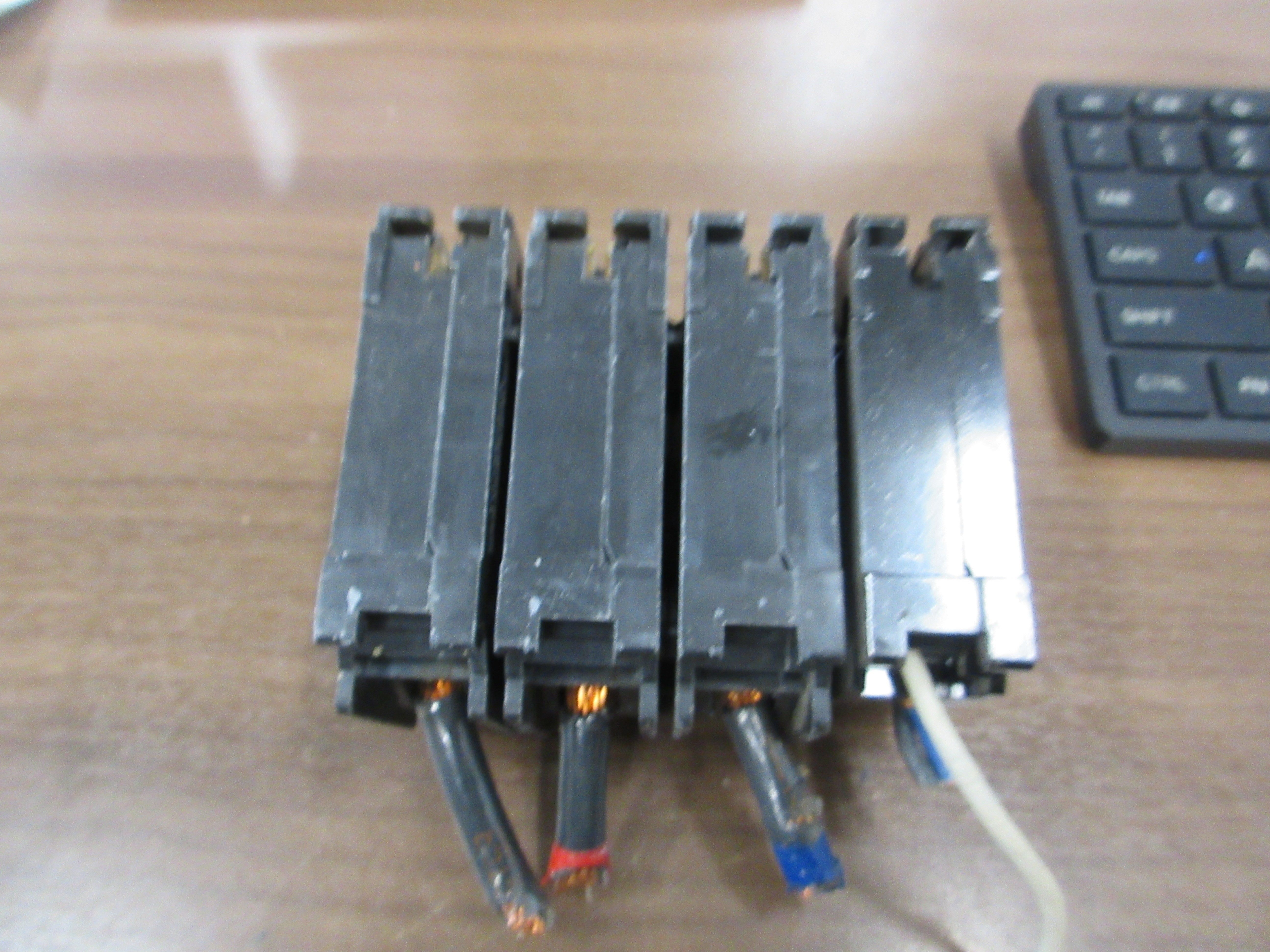 ITE Type QP Clip-On Shunt Trip Circuit Breaker Q39000S01 90A  240V Used