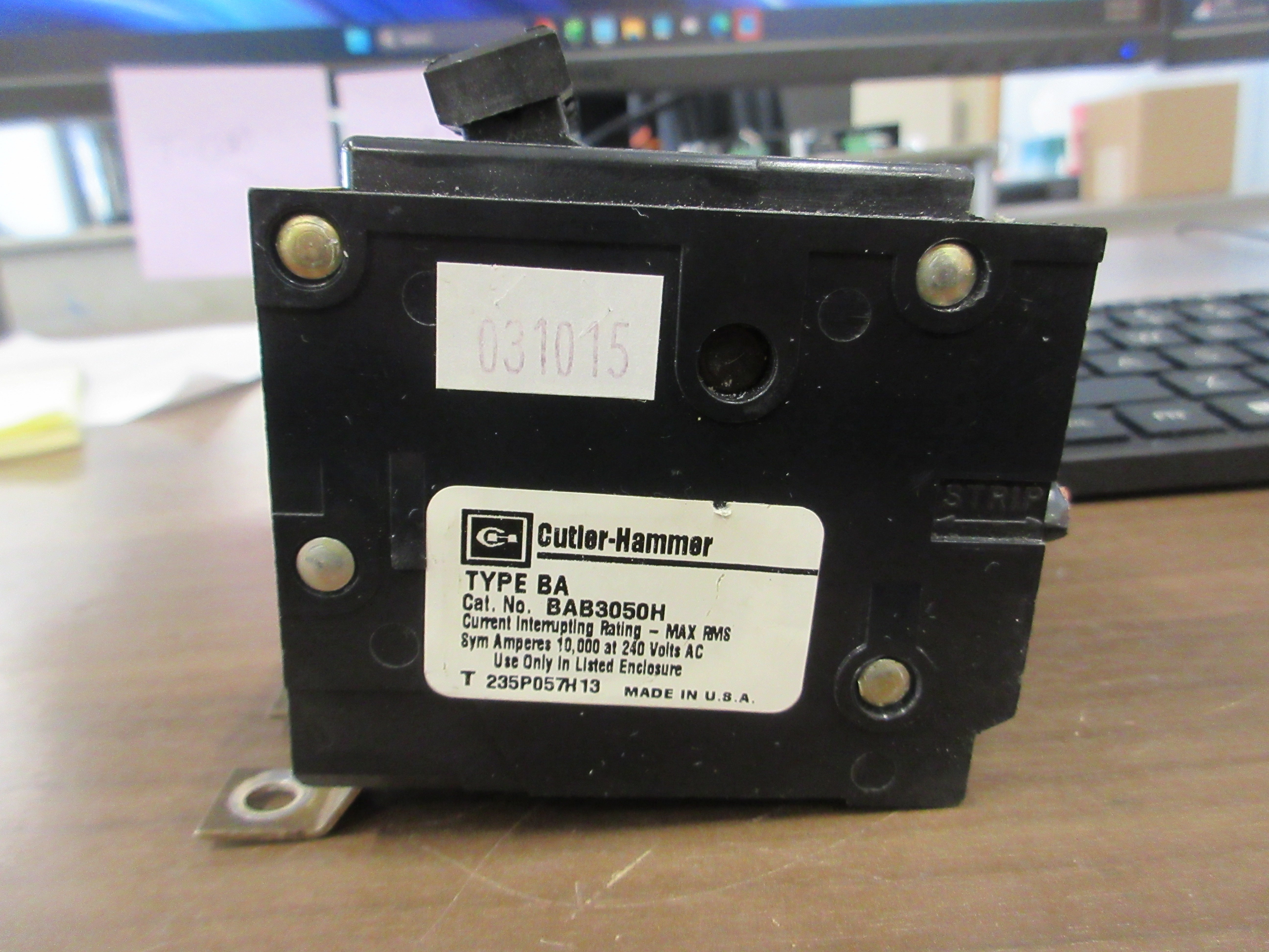Cutler-Hammer Type BA Bolt-on Circuit Breaker BAB3050H 50A 240V 3P Used