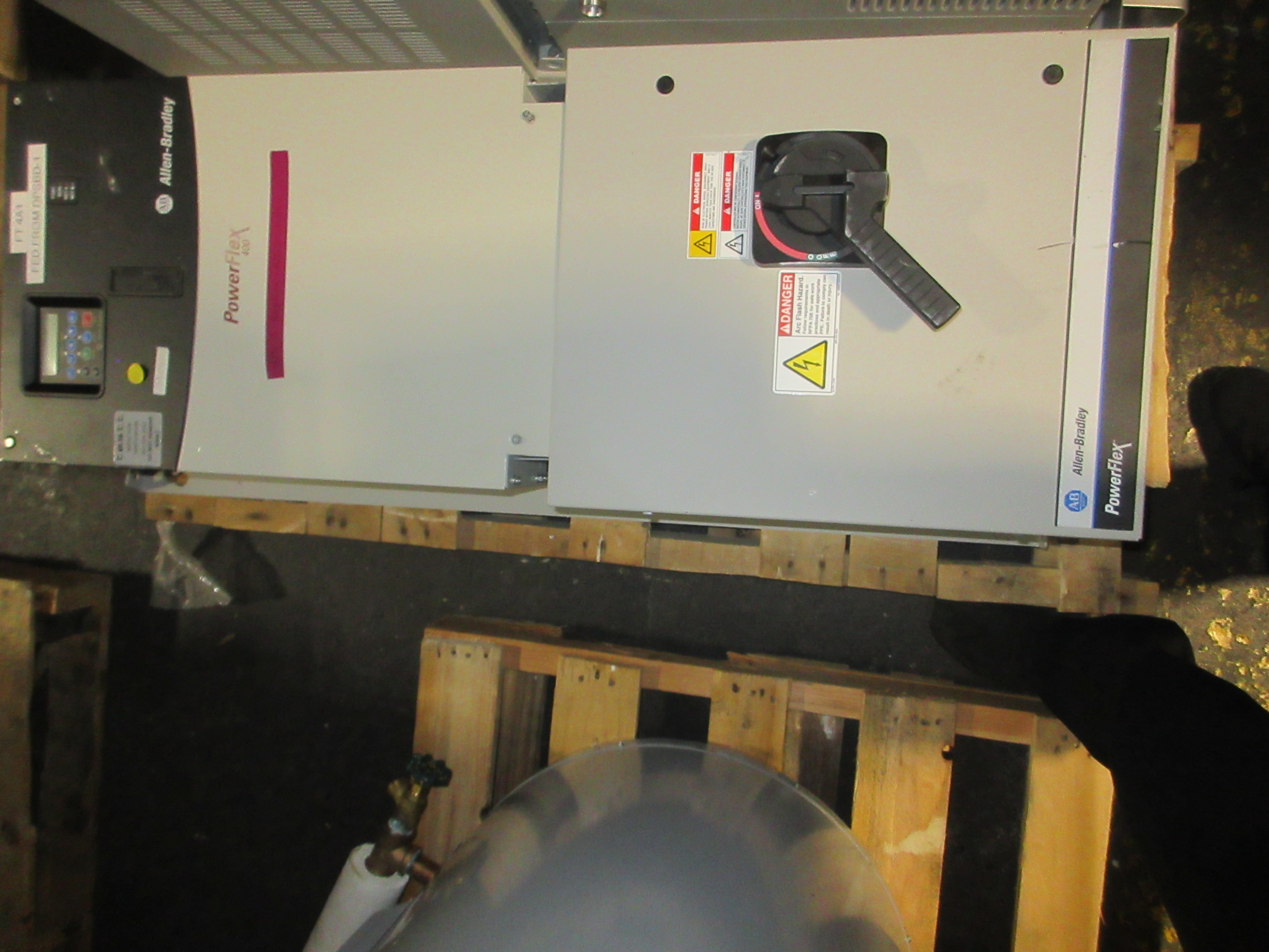 Allen-Bradley PowerFlex 400 AC Drive w/Disconnect 22C-D088A103 Ser.A 60HP Used