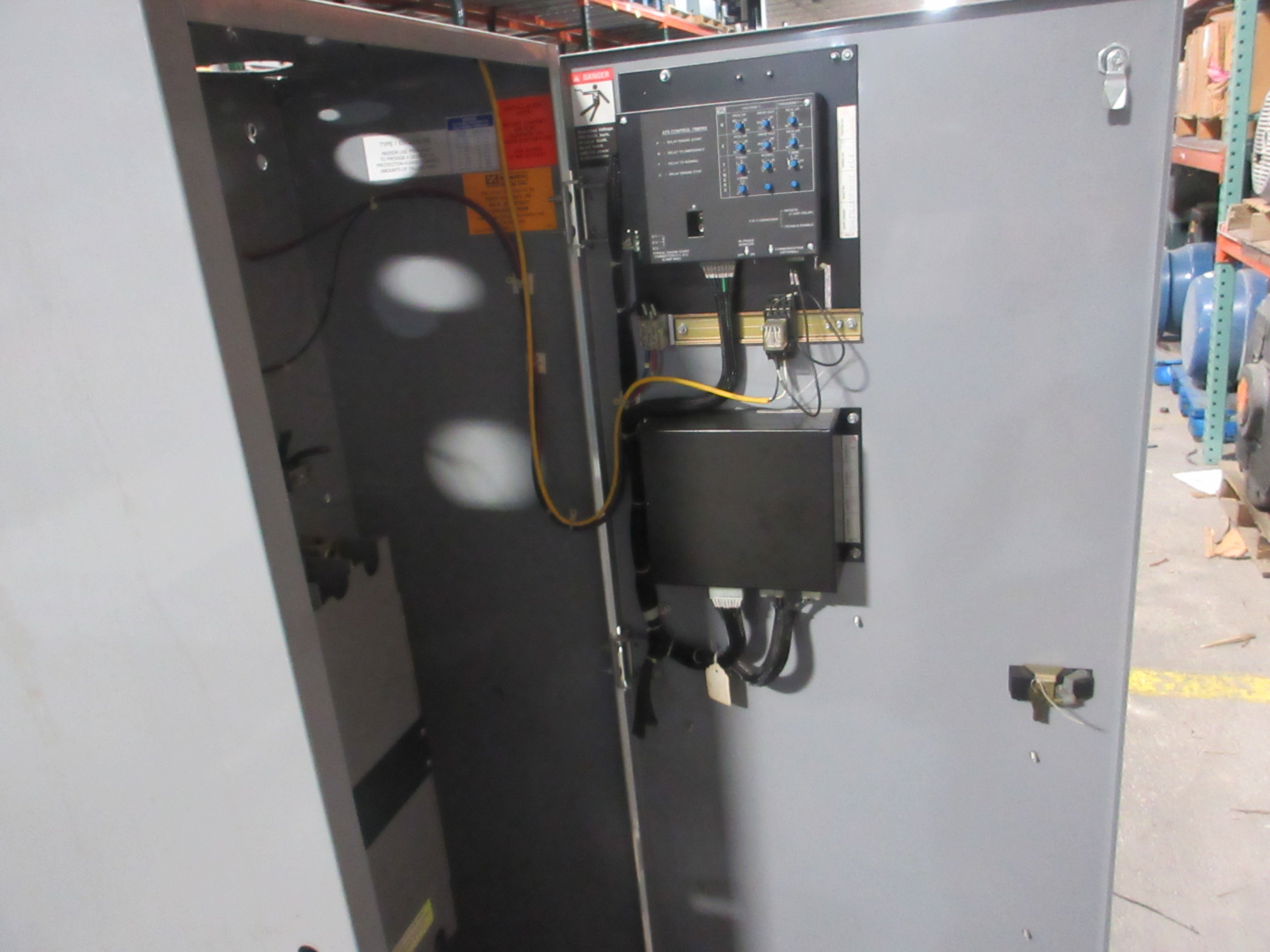 Zenith Controls Automatic Transfer Switch ZTGK40EC-5 400A 480V 60Hz 3Ph Used