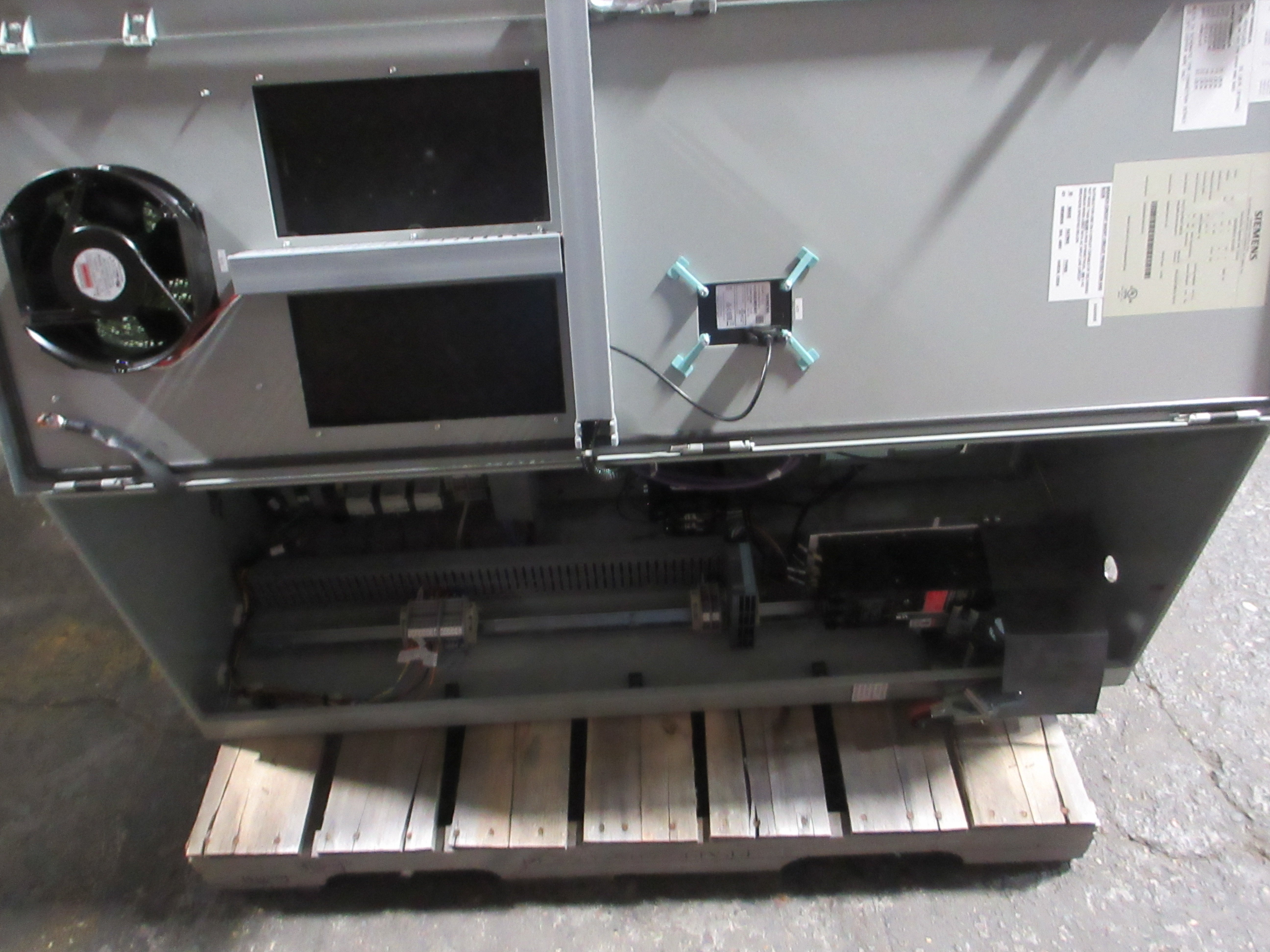 Siemens Sinamics G120E AC Drive 6Sl3710-1BJ21-8AU0 10HP  3PhW/Keypad Used