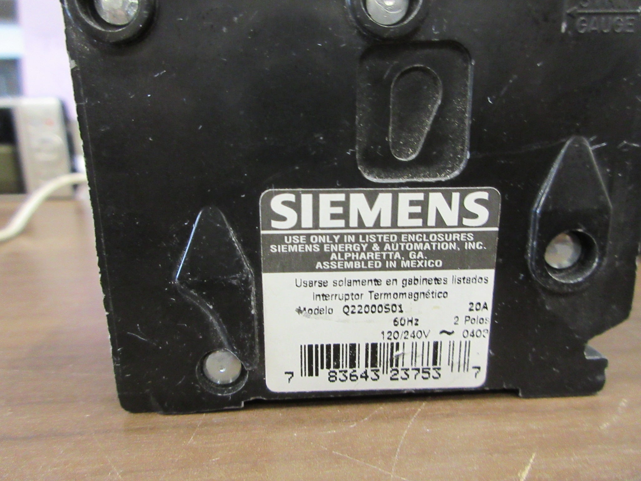 Siemens Type QP Clip-On Shunt Trip Circuit Breaker Q22000501 20A 120/240VUsed